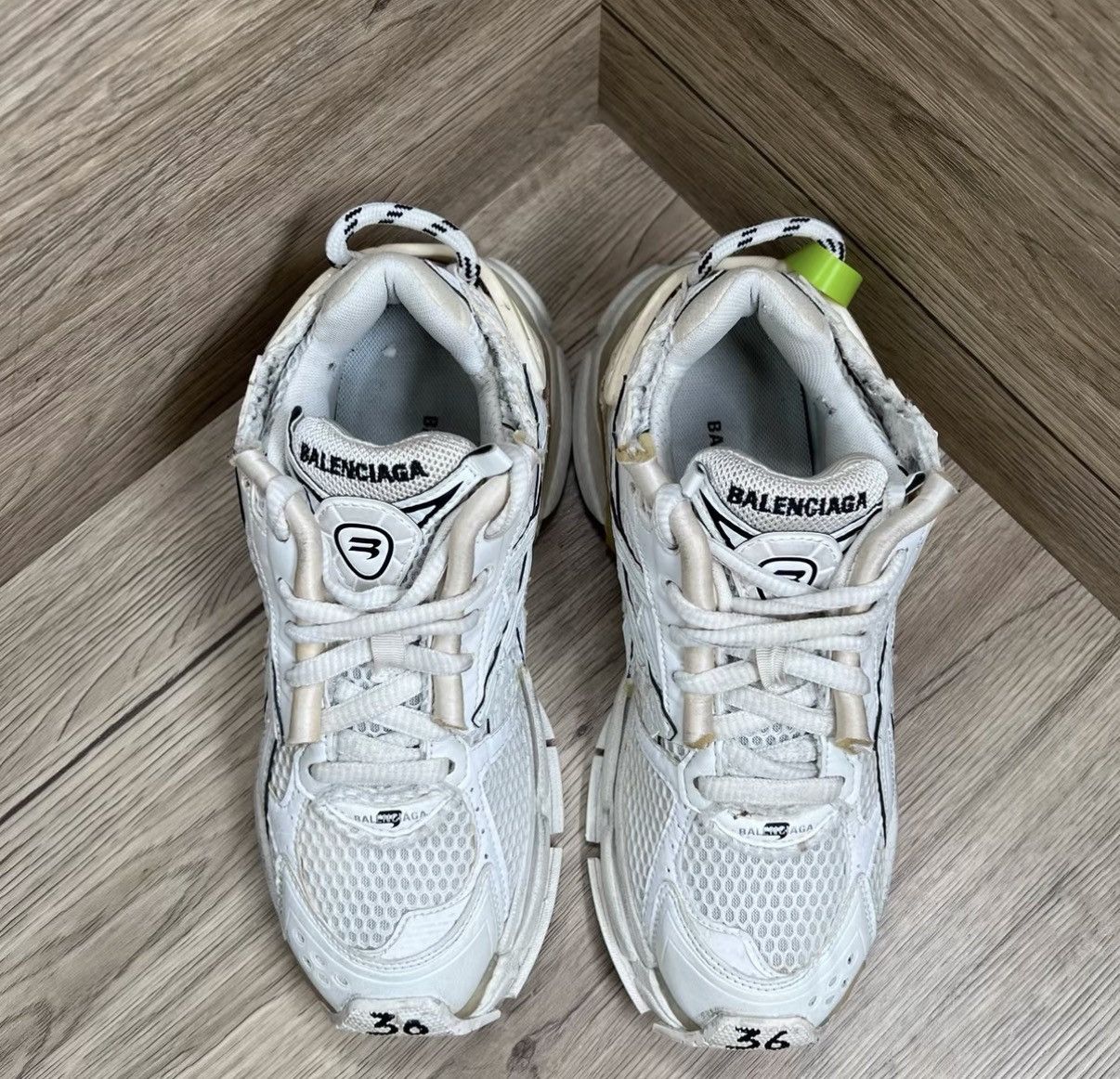 Balenciaga Balenciaga Runner White Vintage Sneakers J41 Size US 6 / IT 36 - 2 Thumbnail