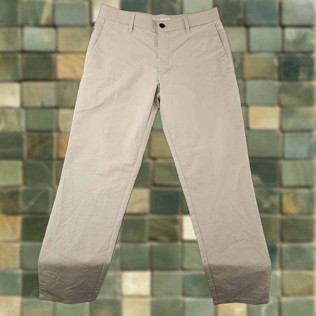 Banana Republic Banana Republic Mens Pants 30x31 Beige Performance Stretch Chino Casual Tech Size US 30 / EU 46 - 1 Thumbnail