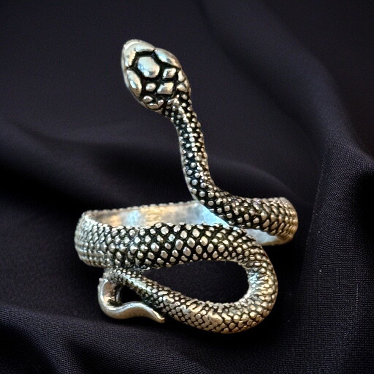 Other Silver tone slithering snake ring Size ONE SIZE - 1 Thumbnail