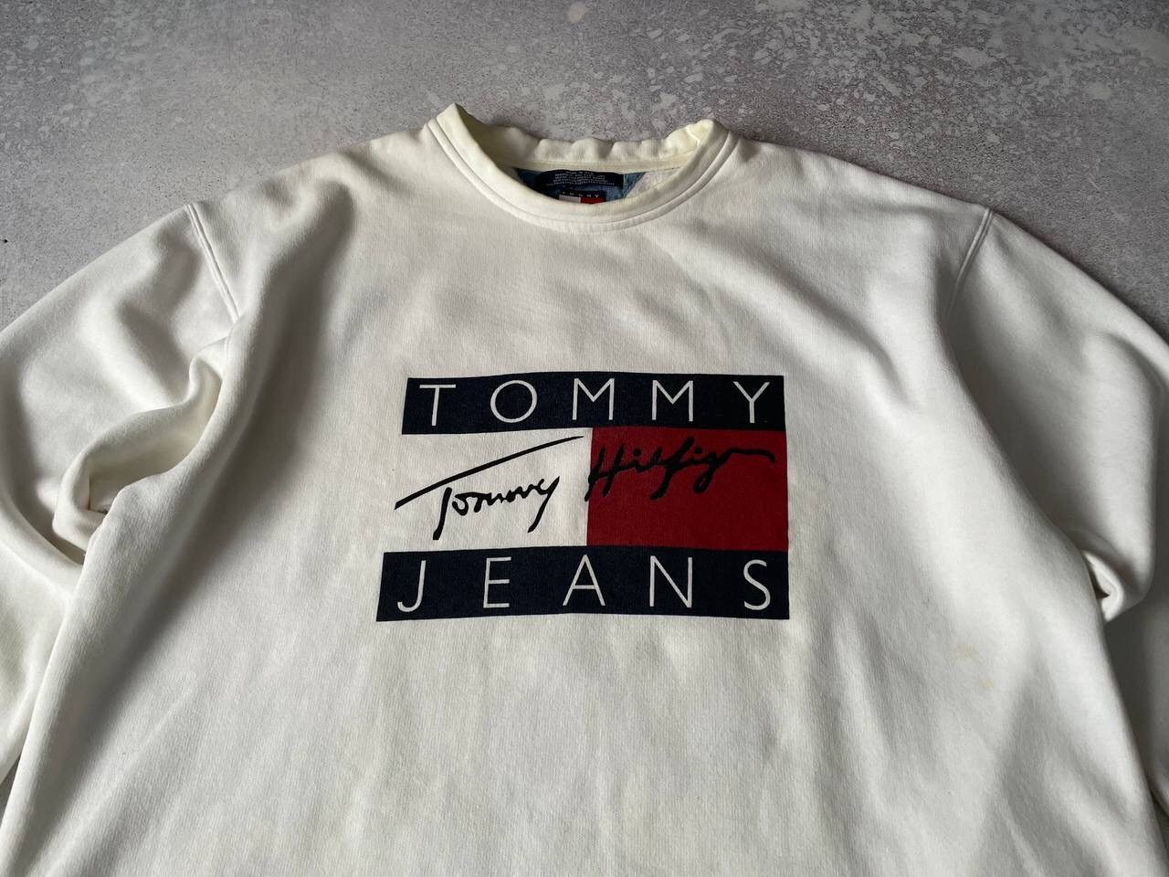 Tommy Hilfiger × Vintage Vintage 90s Tommy Hilfiger Crewneck Sweatshirt Big Logo Y2K Size US XL / EU 56 / 4 - 3 Thumbnail
