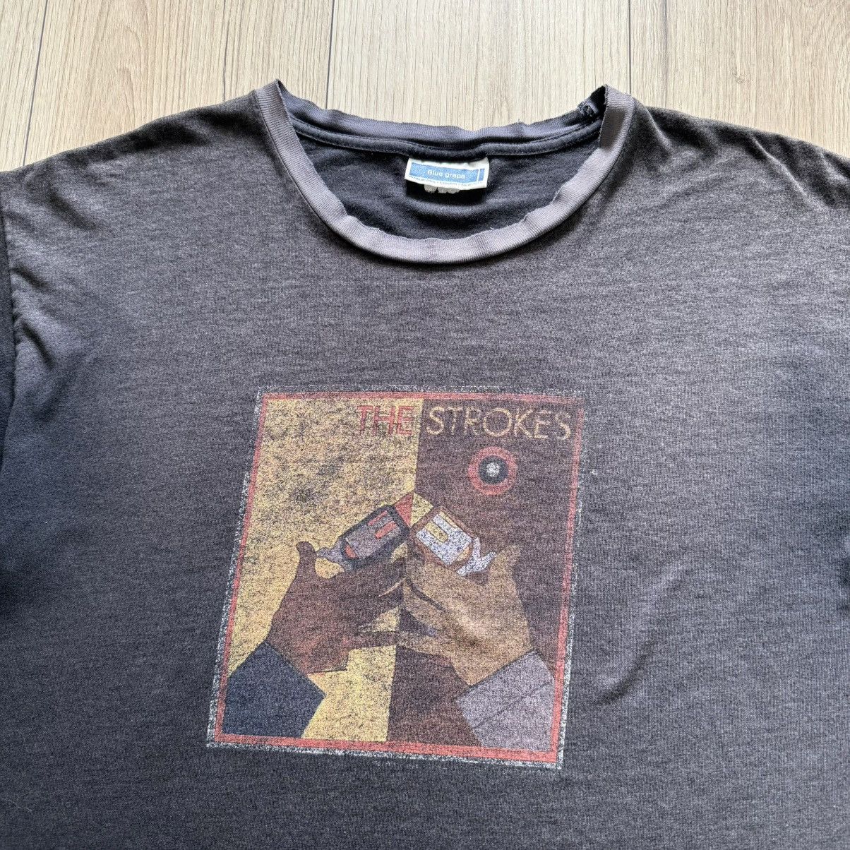 Vintage The Strokes Band T Shirt Y2K Room On Fire 2003 Blue Grape Size US L / EU 52-54 / 3 - 3 Thumbnail