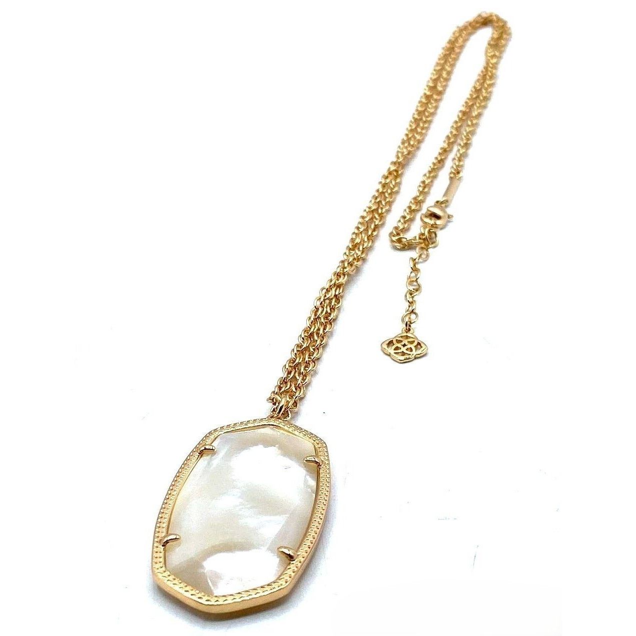 Kendra Scott Kendra Scott Reid Intarsia Mother of Pearl Pendant Necklace Size ONE SIZE - 1 Thumbnail