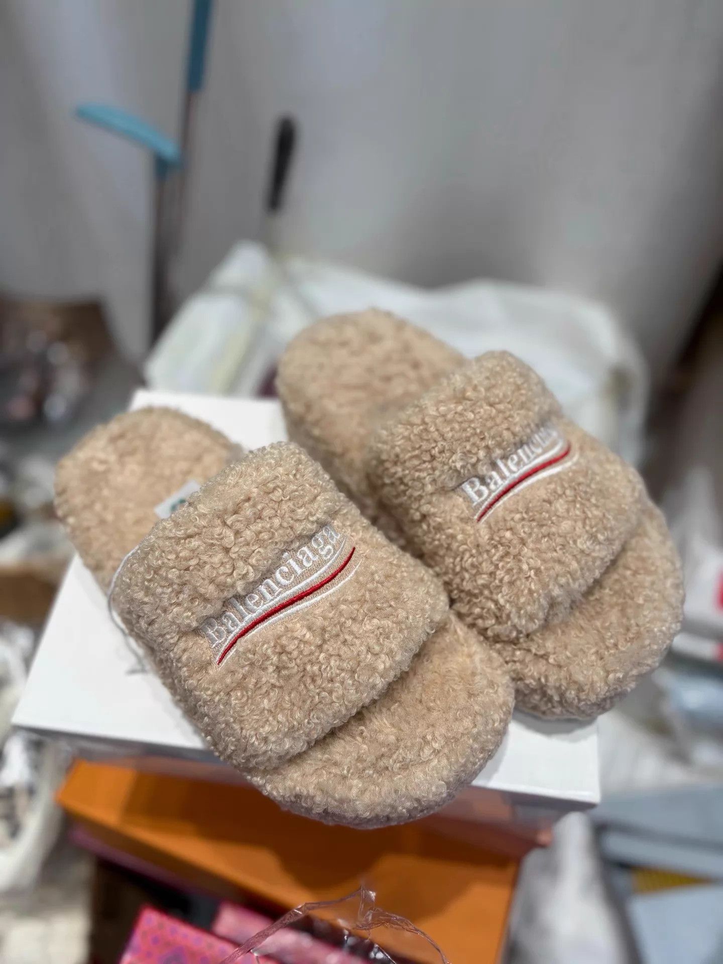 Balenciaga Balenciaga Coke Milk Tea Embroidered Logo Fleece Slippers 39 Size US 8.5 / IT 38.5 - 1 Thumbnail