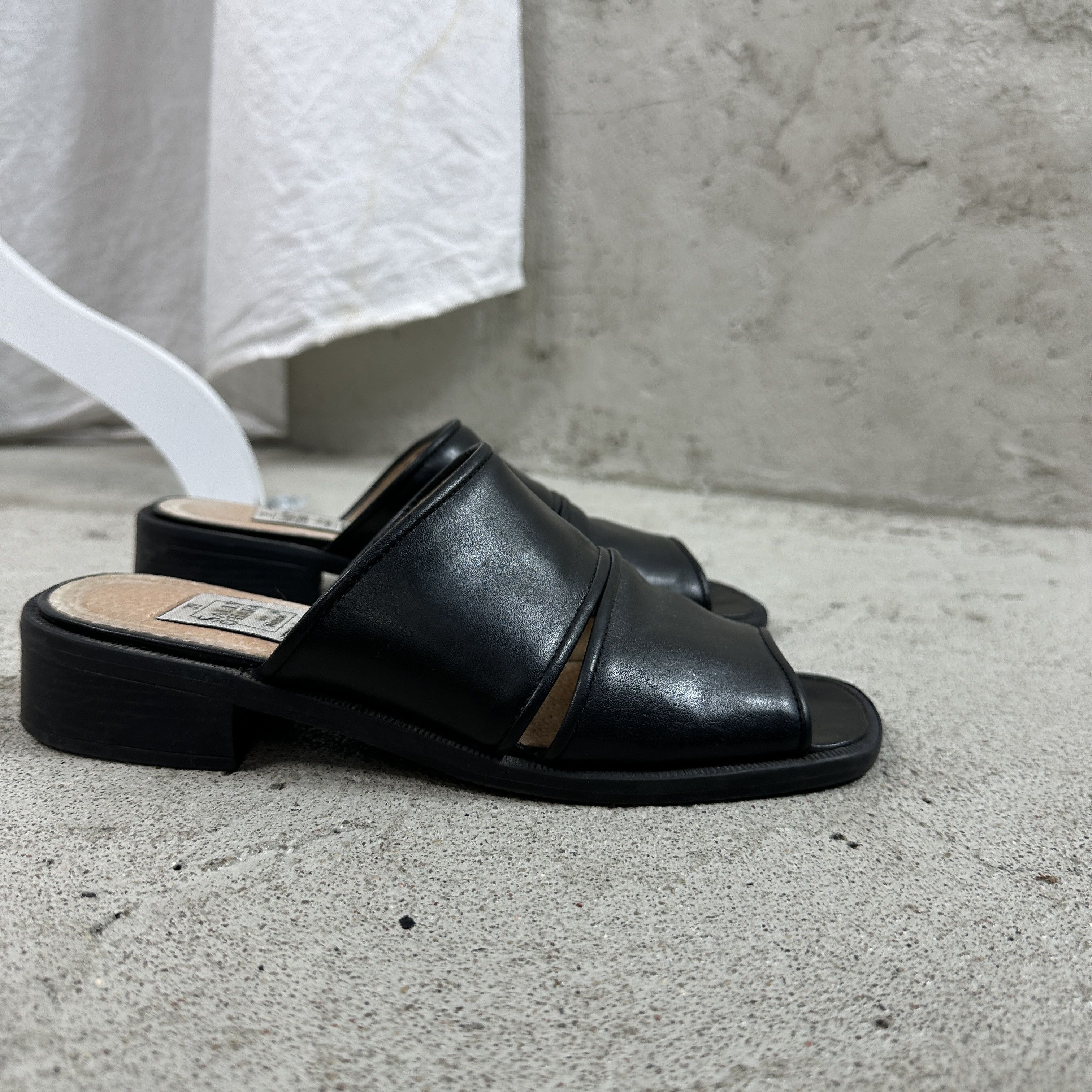 Vintage Vintage Avant Garde Opium Cut Out Leather Mules 00s Size US 8 / IT 38 - 6 Thumbnail
