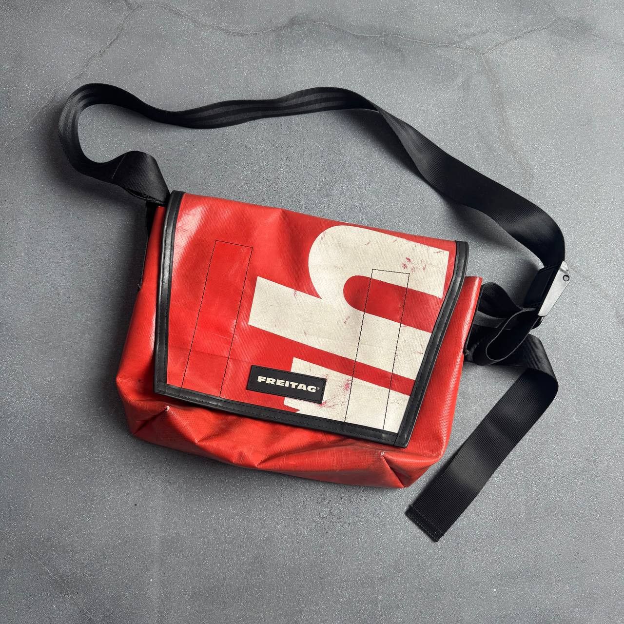 Freitag × Japanese Brand Freitag Vintage Crossbody Bag Size ONE SIZE - 1 Thumbnail