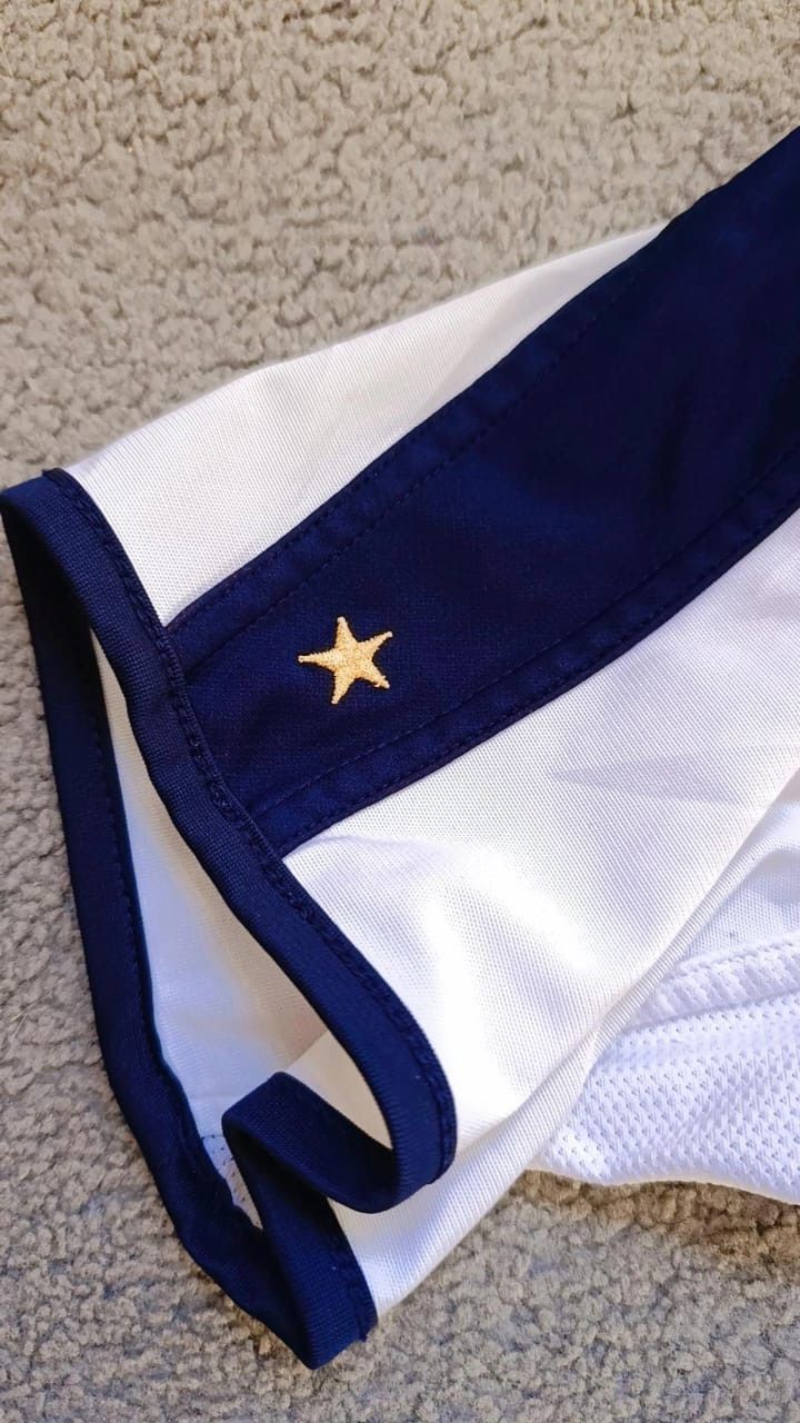 Umbro England Umbro 2002 Reversible Jersey – Rare Authentic Size US L / EU 52-54 / 3 - 8 Thumbnail