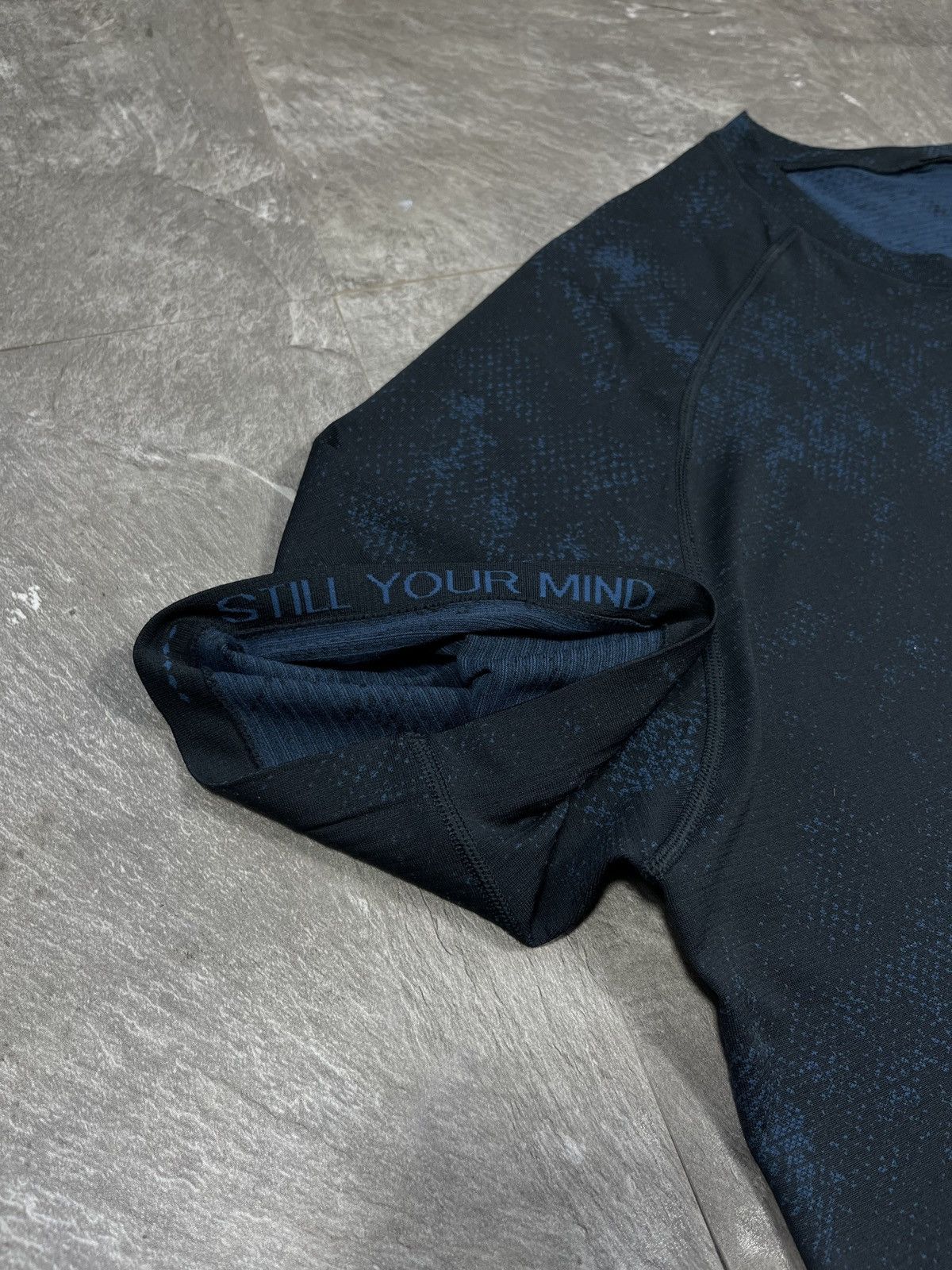 Lululemon Lululemon T-shirt Mens XXL Movement is Medicine Size US XXL / EU 58 / 5 - 5 Thumbnail