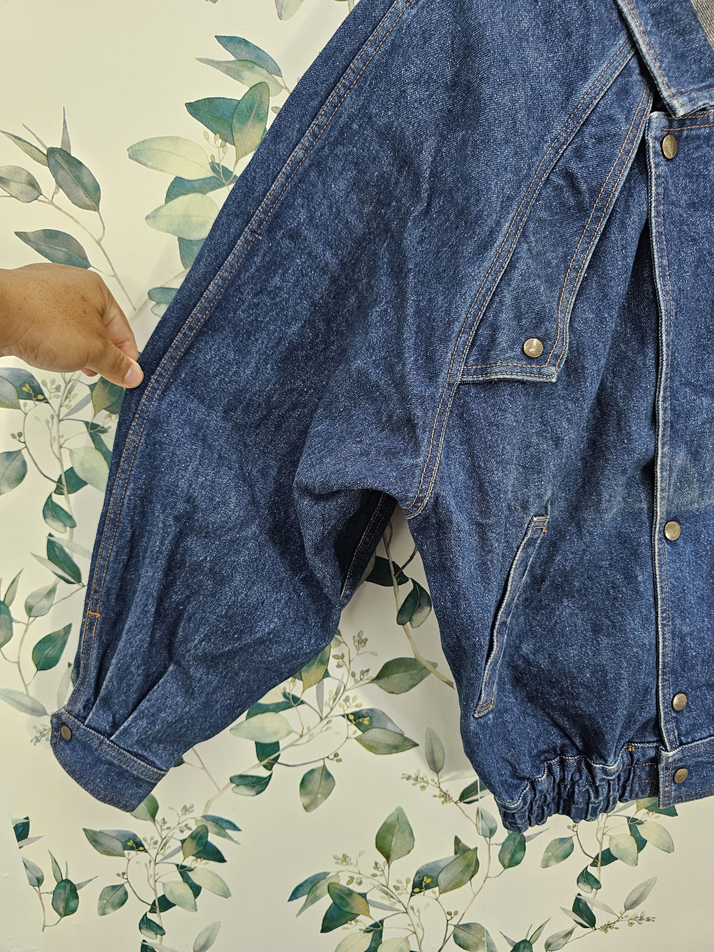Trussardi Vintage TRUSSARDI Spellout Bomber Denim Jacket J0116 Size US L / EU 52-54 / 3 - 5 Thumbnail