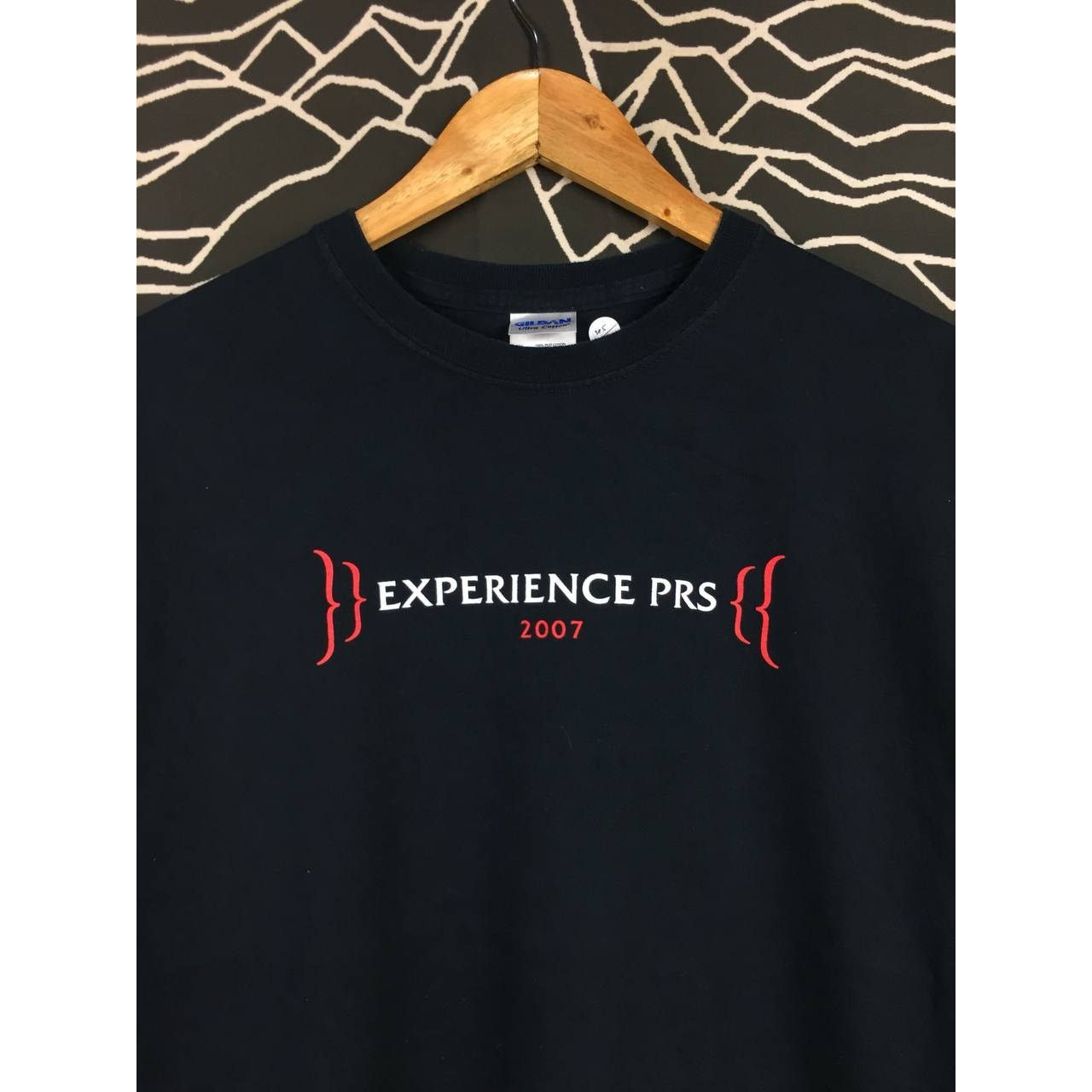 Gildan × Vintage Experience PRS 2007 Paul Reed Smith Guitar Annual Event Tee Size US M / EU 48-50 / 2 - 3 Thumbnail