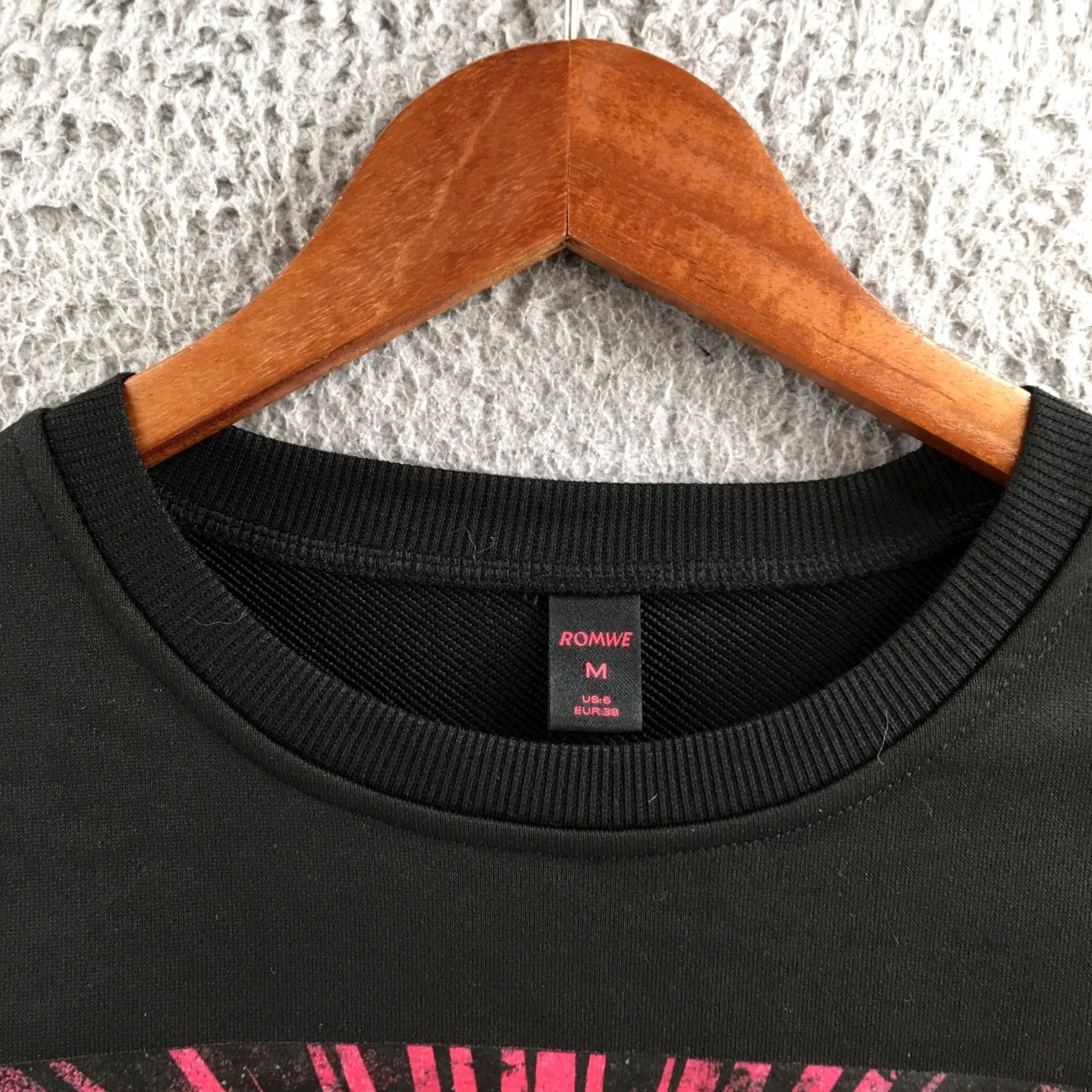 Vintage ROMWE Sweatshirt Cropped Womens M Black Graphic Frankenstein Selfie Long Sleeve Pullover Casual Fall Winter Size M / US 6-8 / IT 42-44 - 3 Thumbnail