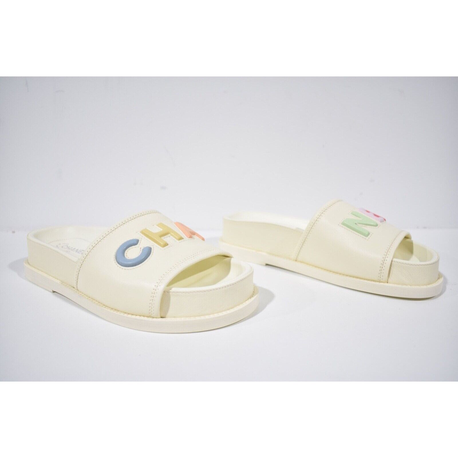 Chanel Chanel 22S Ivory Lambskin Multicolor CHA NEL Letter Logo Size US 11.5 / IT 41.5 - 4 Thumbnail