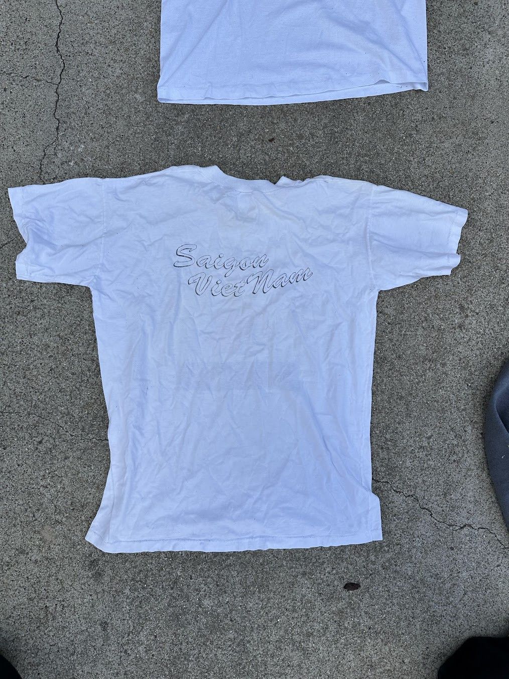 Vintage 1970s Saigon Vietnam vintage T Size US XXL / EU 58 / 5 - 4 Thumbnail