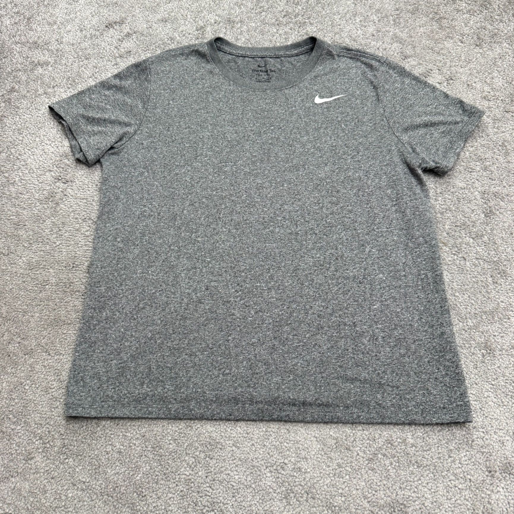 Nike Nike Dri-Fit T-Shirt Women's Medium Heather Gray Performance Tee The Nike Tee Dri-Fit Active T-Shirt Womens Medium Heather Gray Performance Tee Size M / US 6-8 / IT 42-44 - 2 Thumbnail