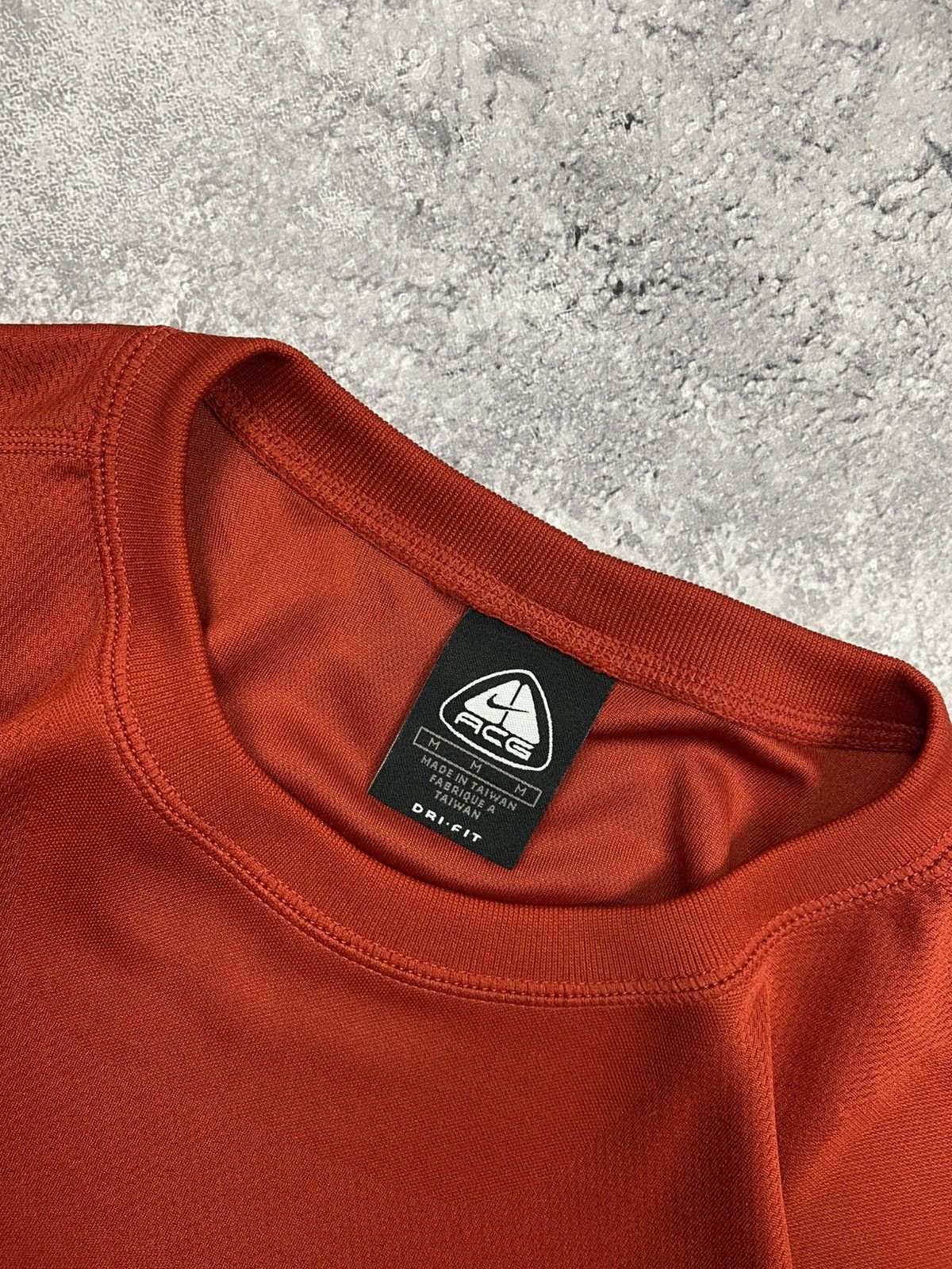 Nike ACG Vintage Nike ACG Red T-Shirt Rare Y2K Tee Size US M / EU 48-50 / 2 - 12 Thumbnail