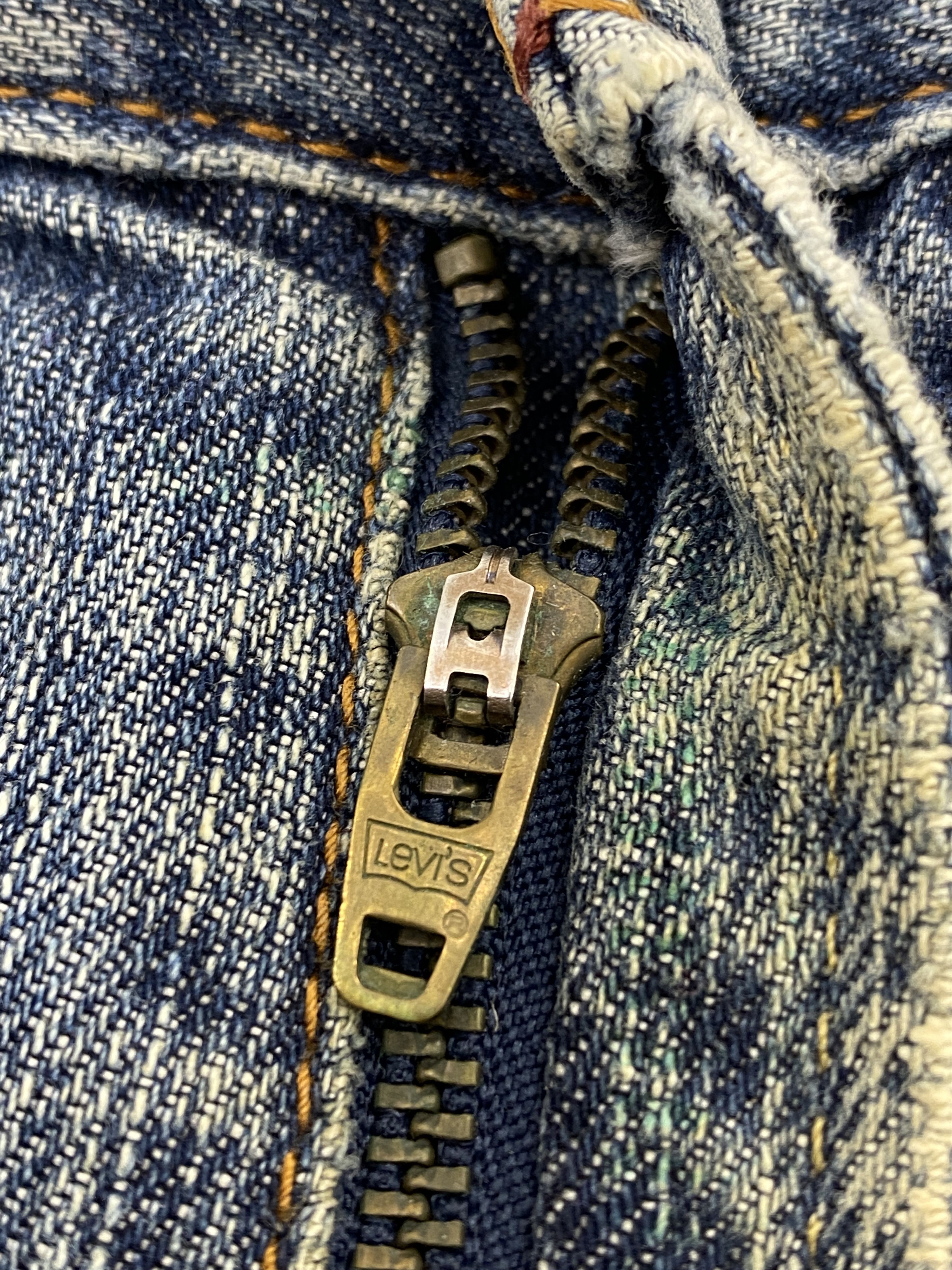 Levi's × Vintage Faded Blue Vintage Levi's 505 Denim Jeans Size US 34 / EU 50 - 13 Thumbnail