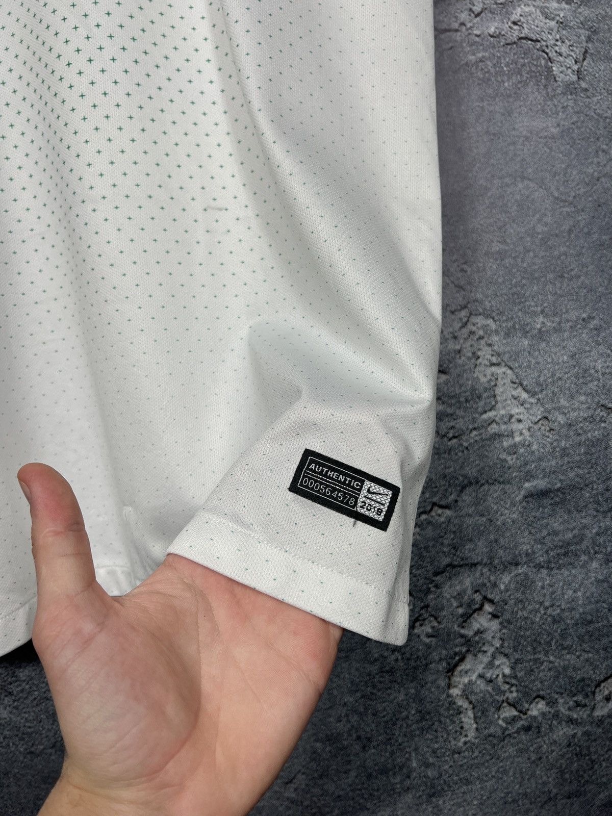 Nike Vintage Nike Portugal 2018 Away Jersey T-shirt Size L Size US L / EU 52-54 / 3 - 4 Thumbnail
