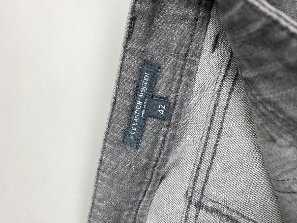 Alexander McQueen Alexander McQueen vintage ladies ankle zip jeans size 42 Size 28" / US 6 / IT 42 - 12 Thumbnail