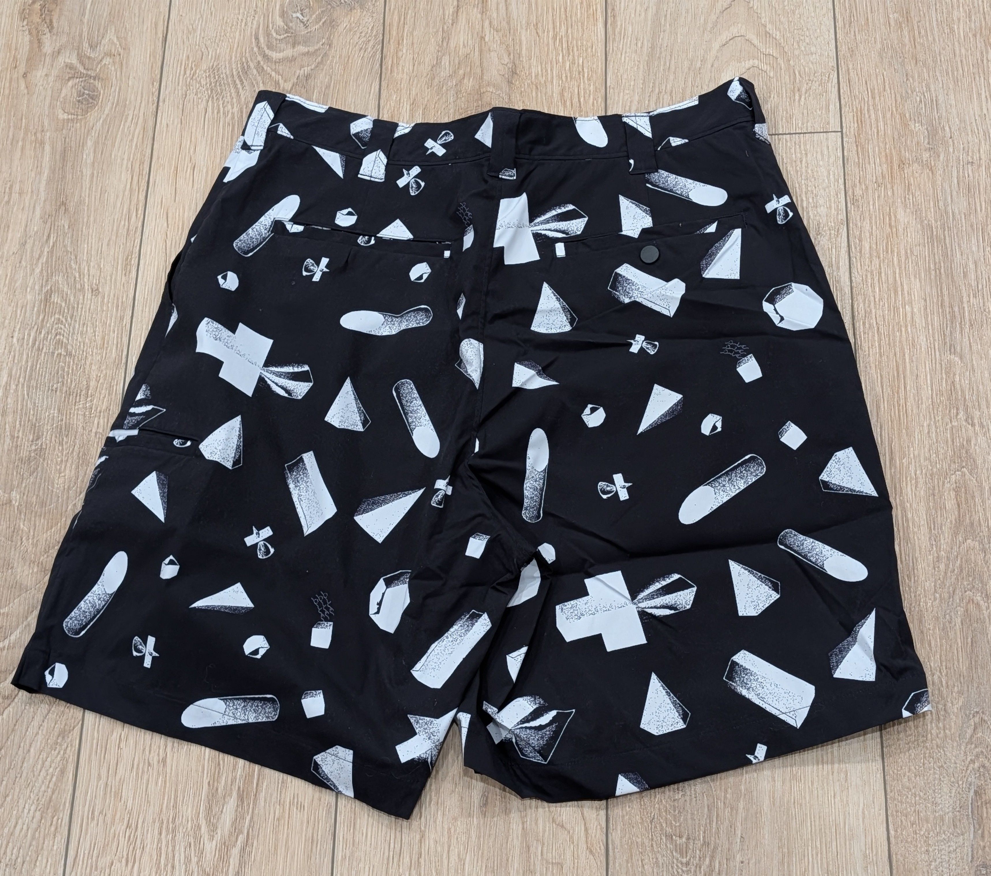 Undercover UNDERCOVER Abstract Geometric Shorts Black/Multi Medium Size US 32 / EU 48 - 3 Thumbnail