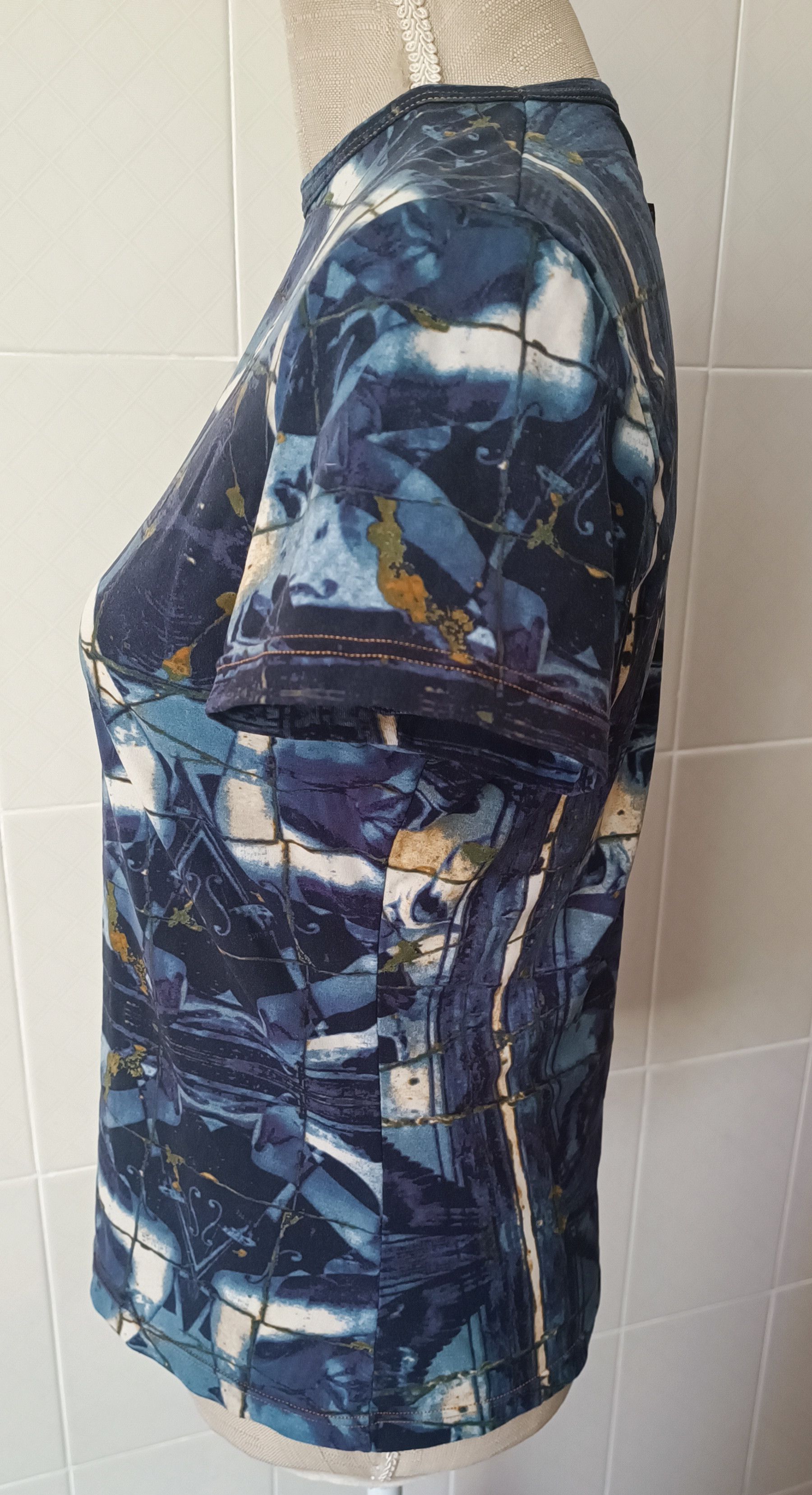 Jean Paul Gaultier 90's - Gaultier Jeans - Feminine silhouettes print t-shirt Size US XS / EU 42 / 0 - 17 Thumbnail