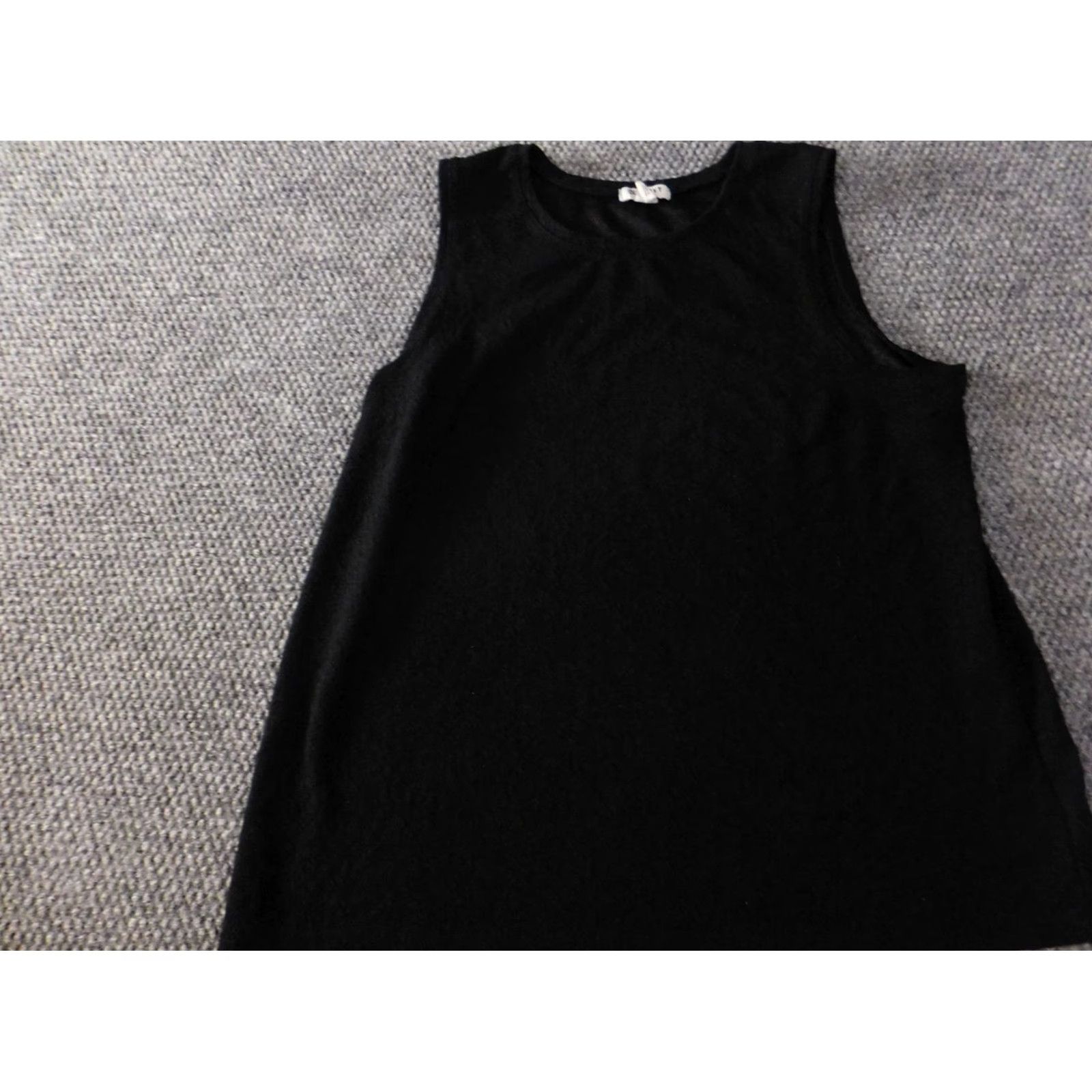 Old Navy Old Navy Blouse Womens L Black Floral Sleeveless V-Neck Pullover Stretch Casual Regular Fit Size L / US 10 / IT 46 - 3 Thumbnail