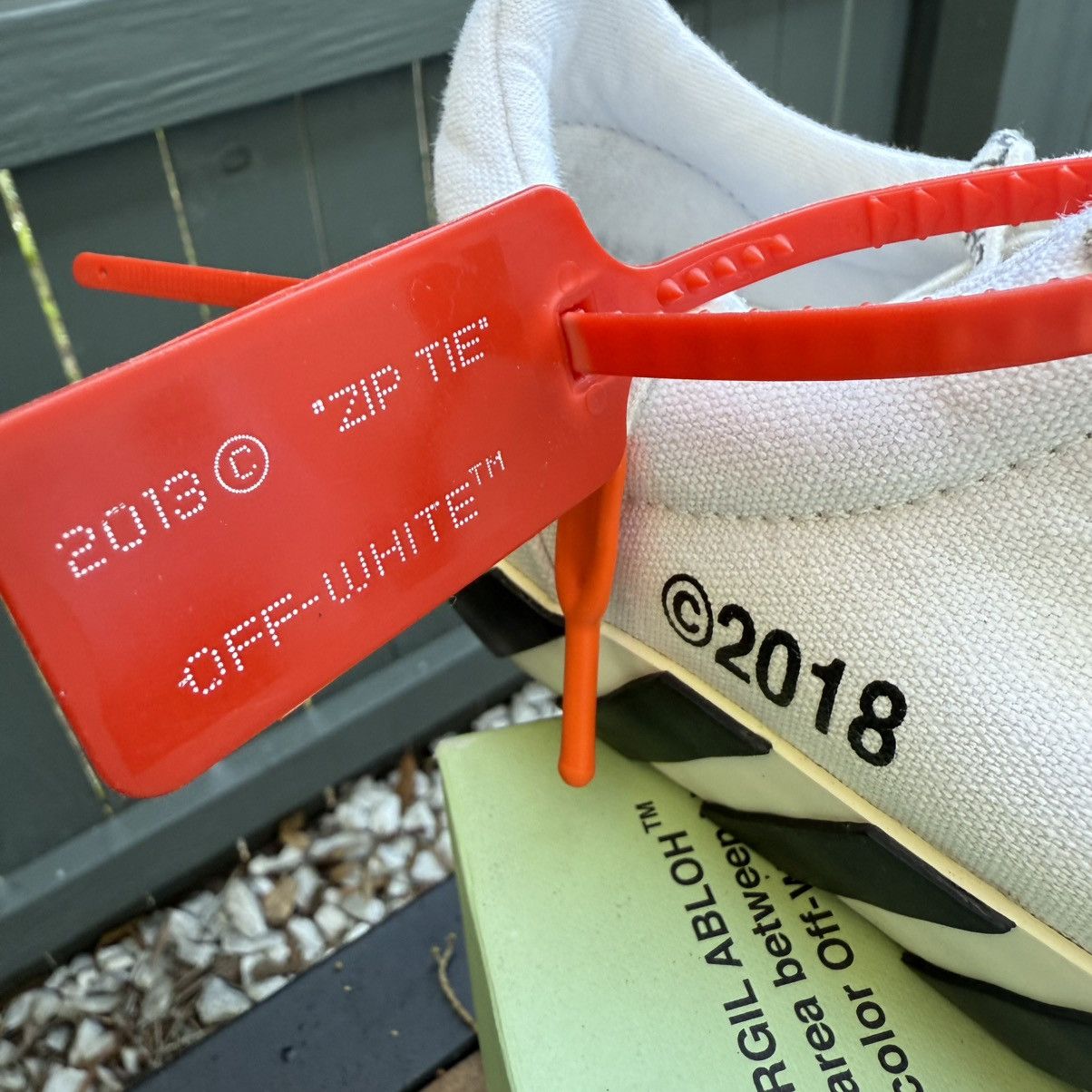 Off-White Off-White Vulc Low Top Vans (Updated Stripes) 2018 Size US 8.5 / EU 41-42 - 11 Thumbnail