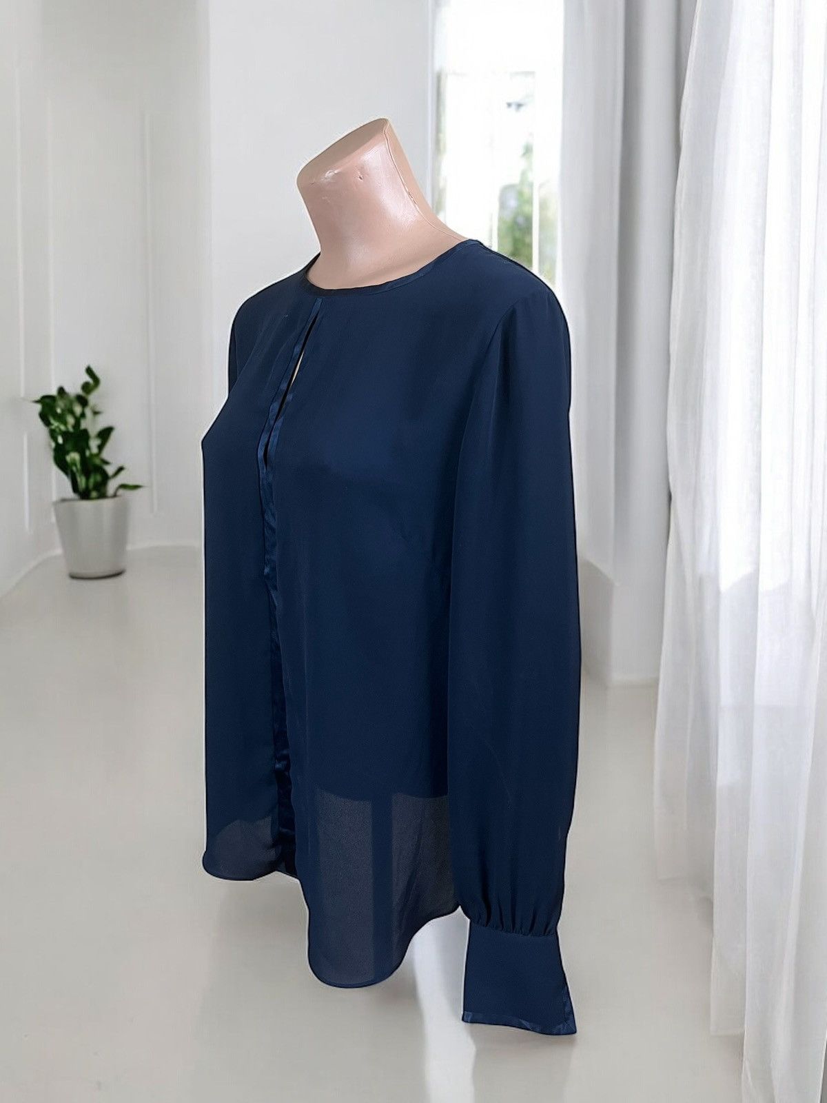 J.Lindeberg J.Lindeberg Destiny Fine Poly Crepe Navy Blouse size L Size L / US 10 / IT 46 - 4 Thumbnail