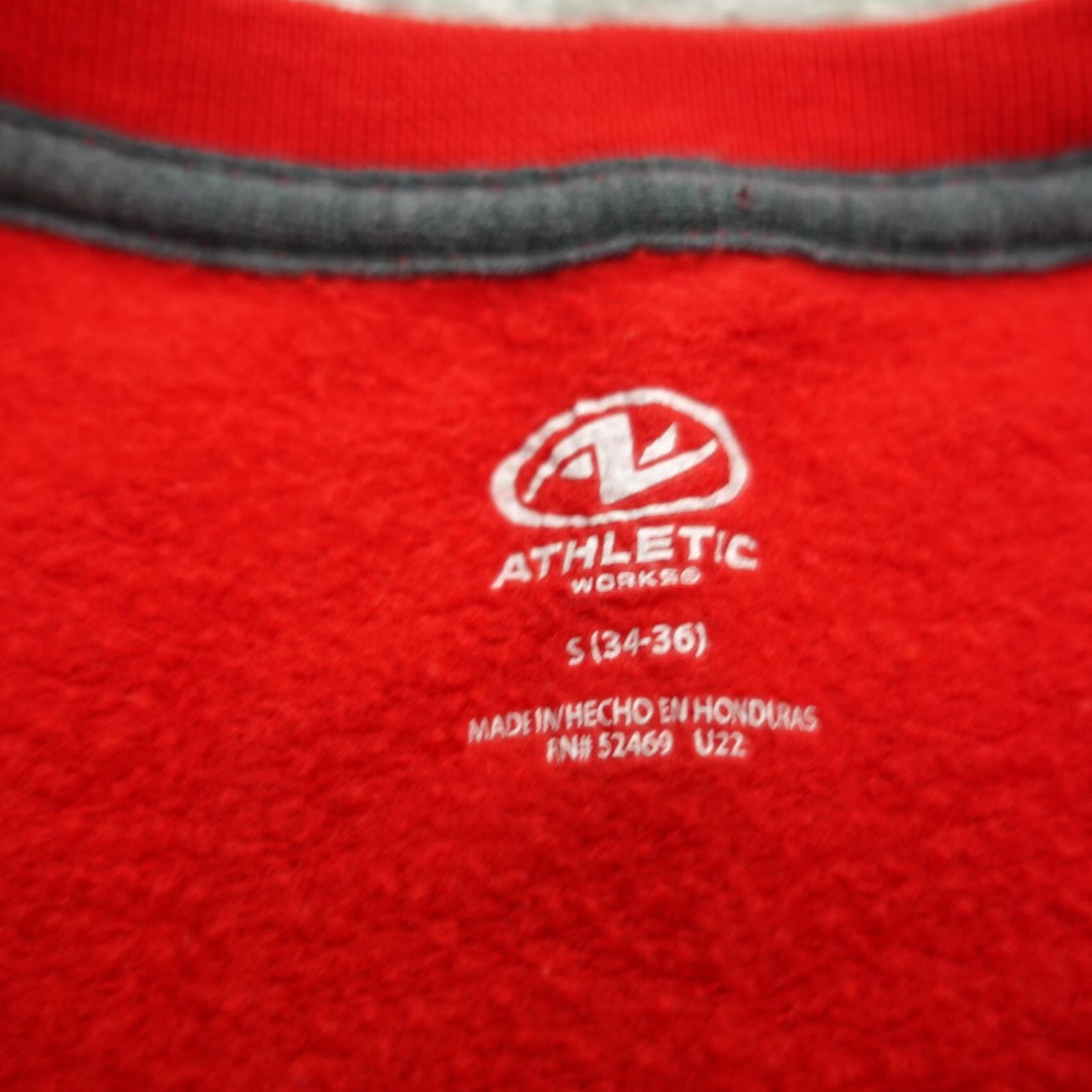 Athletic Works Athletic Works Sweatshirt Unisex Adult S Red Cotton Blend Fleece Solid Long Sleeve Crew Neck Regular Fit Outdoor Classic Size US S / EU 44-46 / 1 - 4 Thumbnail