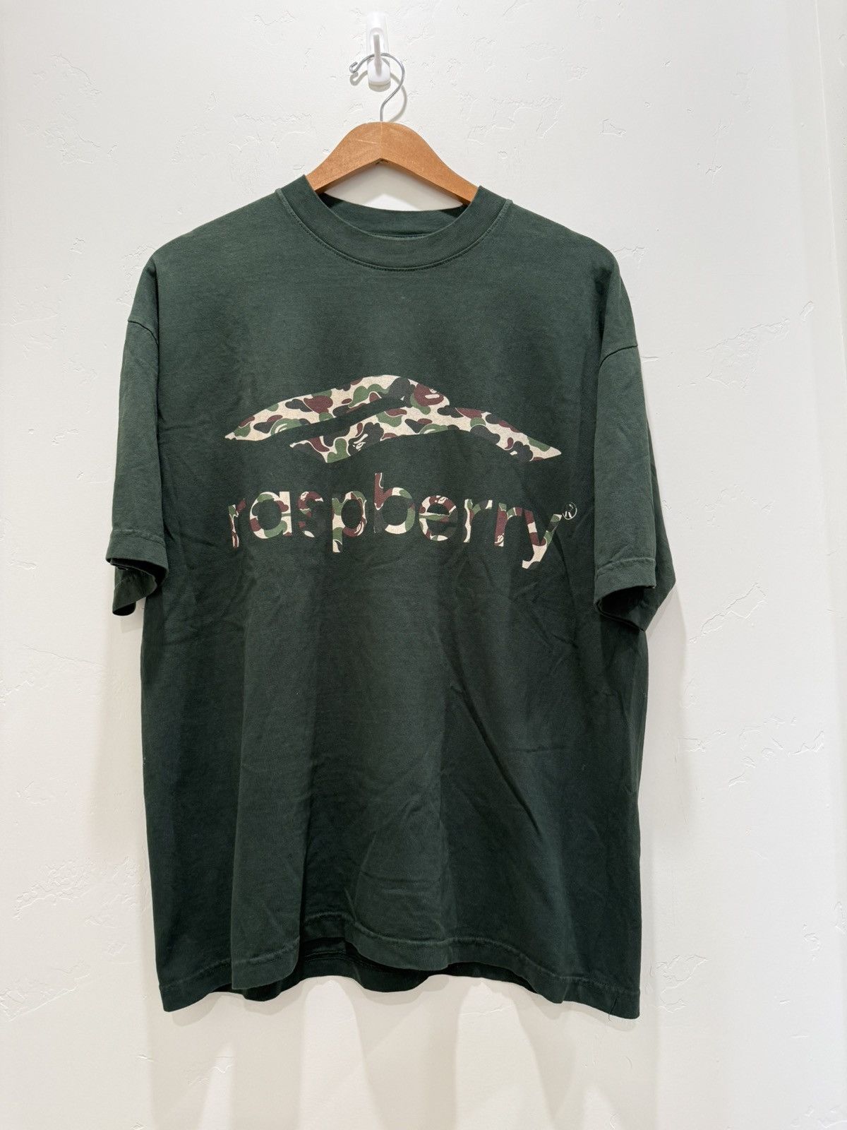 The GV Gallery Rasberry Bape Green Tee Size US M / EU 48-50 / 2 - 1 Thumbnail