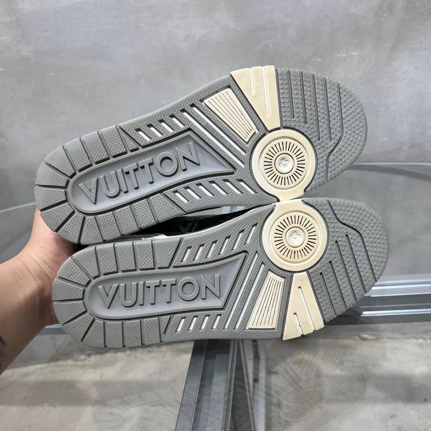 Louis Vuitton LV Trainer Gray & White Denim UK1.5 (35.5) Size US 5 / IT 35 - 7 Thumbnail