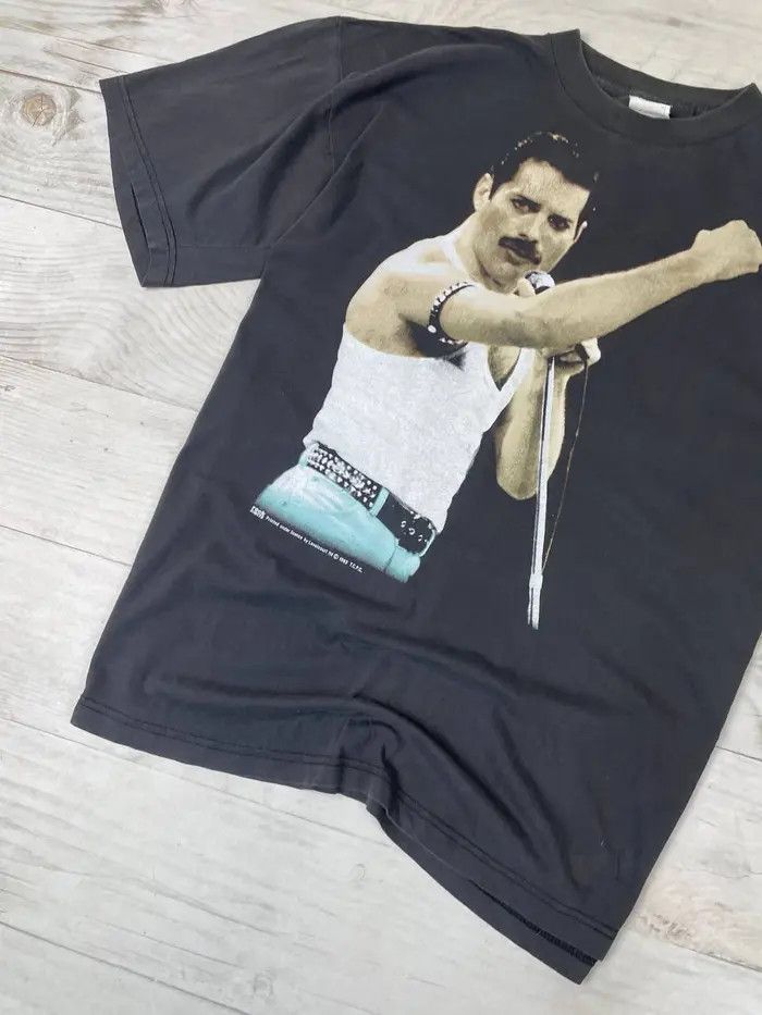 Band Tees Vintage 1993 Freddie Mercury Queen Big Logo T Shirt Size US XL / EU 56 / 4 - 4 Thumbnail