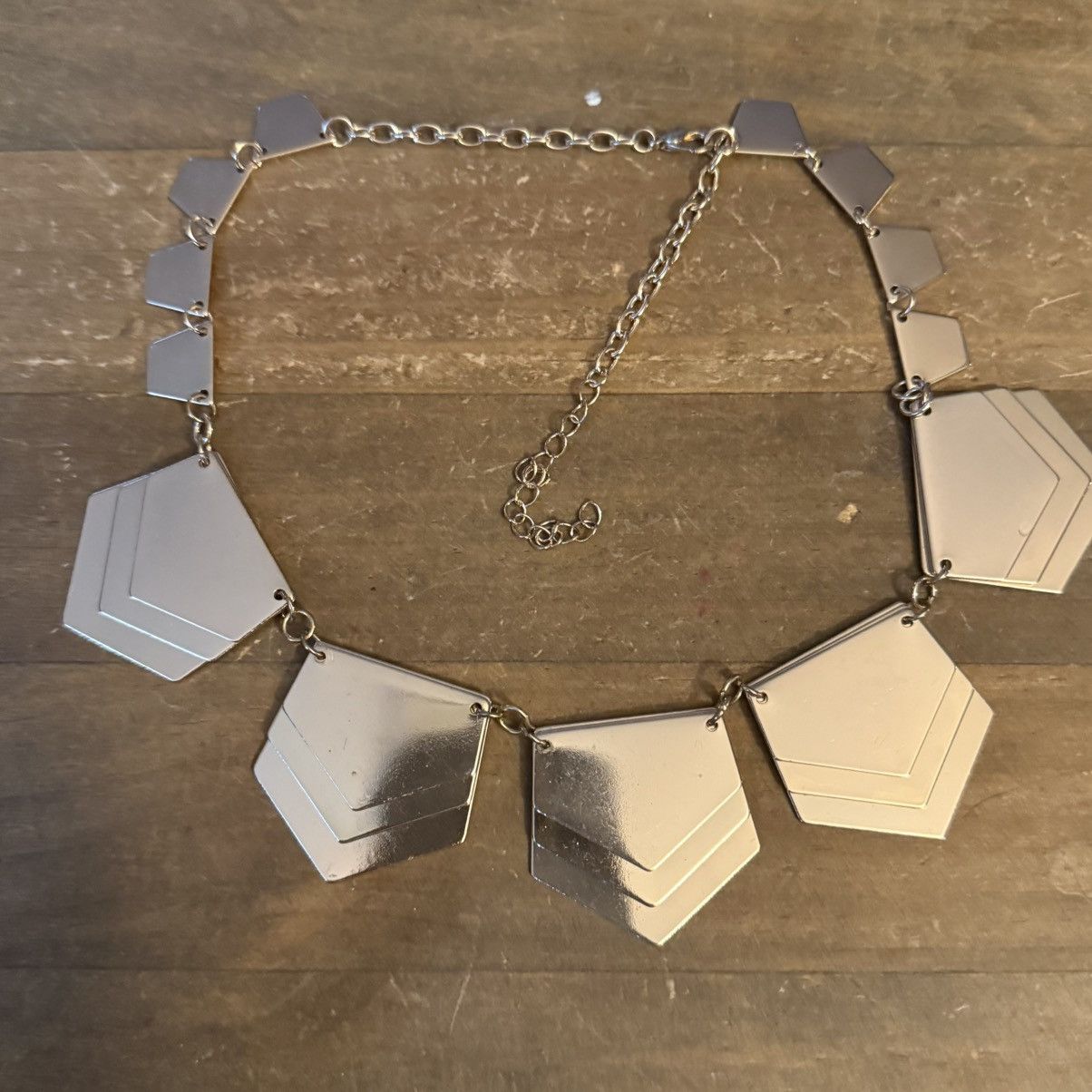 Other Gold tone chevron statement necklace Size ONE SIZE - 2 Thumbnail