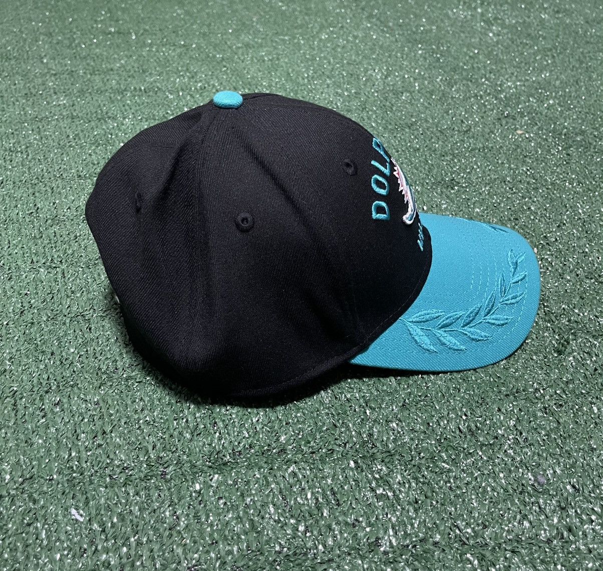 New Era Miami Dolphins Cap 2025 Draft 39Thirty New Era Large-XLarge Size ONE SIZE - 4 Thumbnail