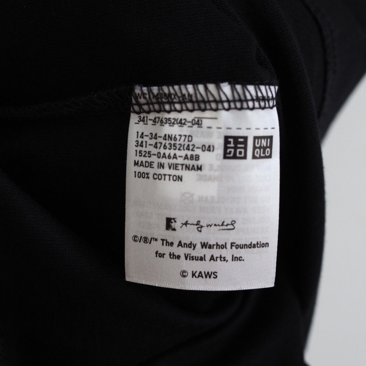 Andy Warhol × Kaws × Uniqlo Andy Warhol Art KAWS streetwear Uniqlo T shirt small Size US S / EU 44-46 / 1 - 7 Thumbnail