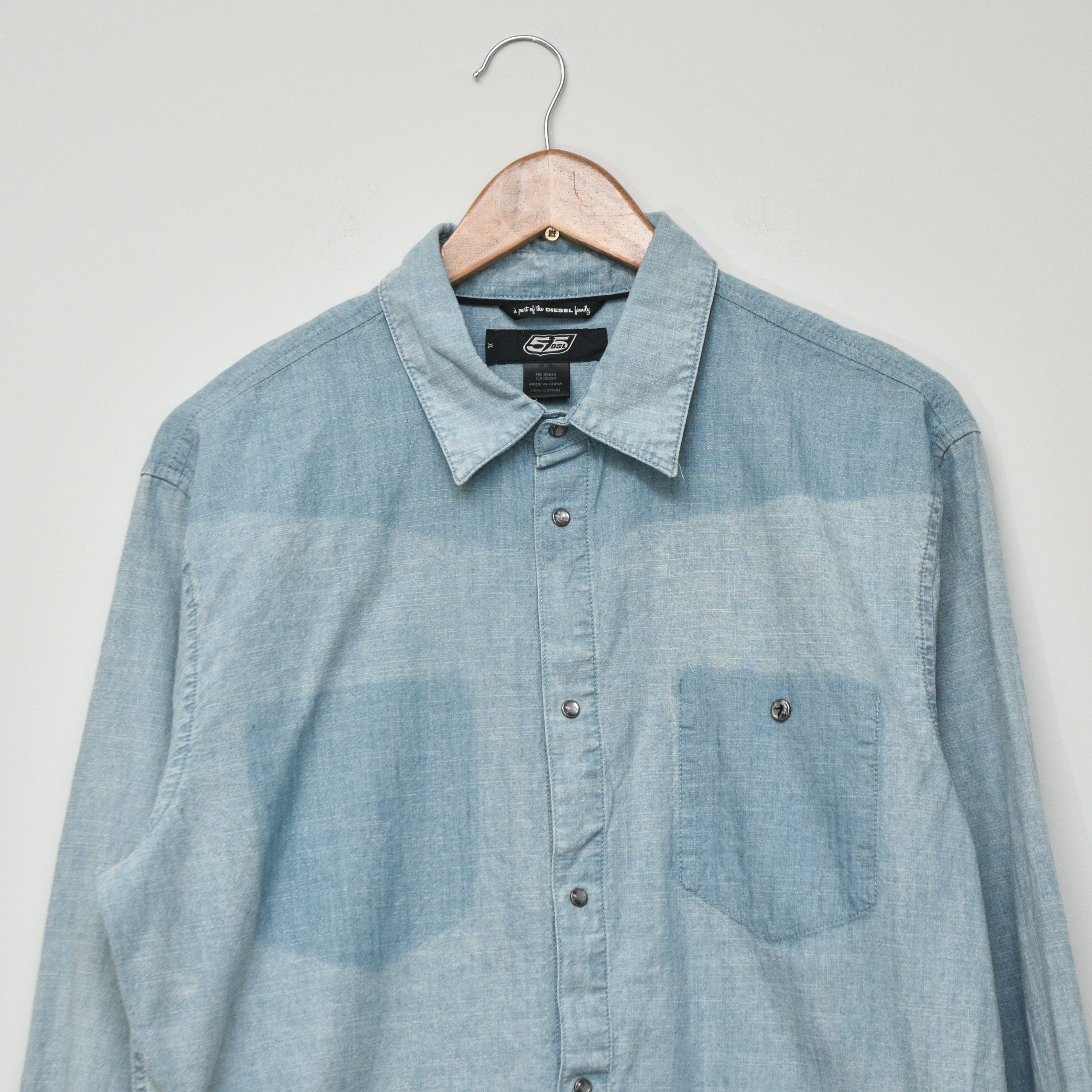 55DSL 90s 55 DSL distressed Diesel Very Rare Faded Denim Shirt Size US L / EU 52-54 / 3 - 2 Thumbnail
