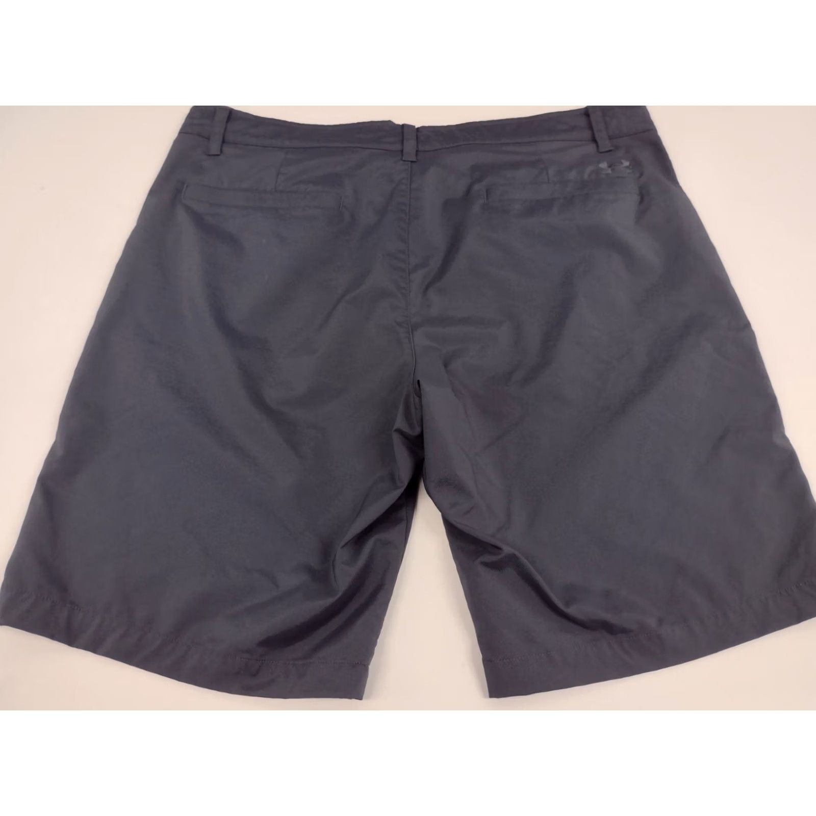 Under Armour Under Armour Men's Loose HeatGear Shorts Golf Grey 38 x 10 #2269 Size US 38 / EU 54 - 4 Thumbnail