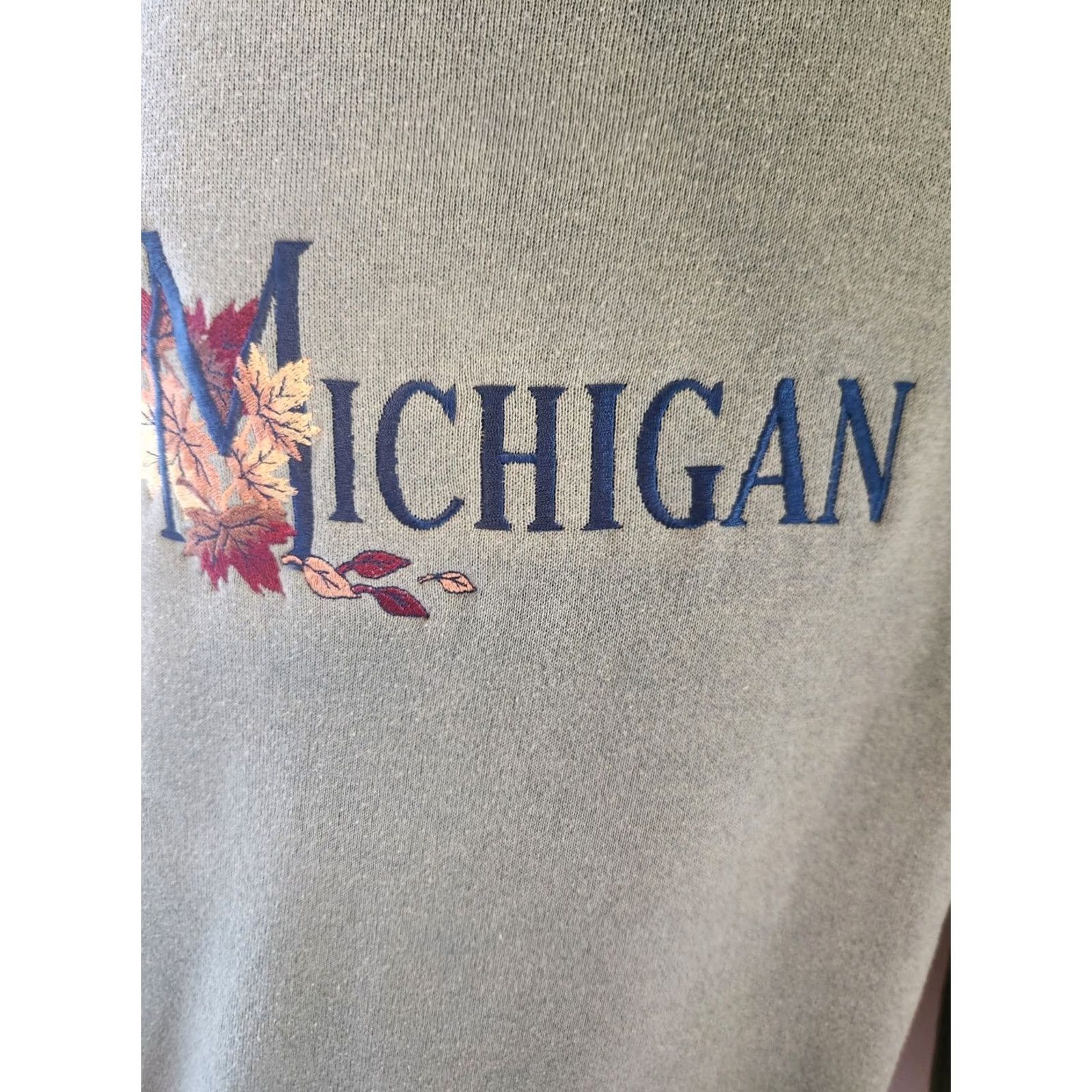 Vintage VINTAGE Michigan Embroidered Fall Leaves Green Sweatshirt L Desert Heat Men Size L Size US L / EU 52-54 / 3 - 2 Thumbnail