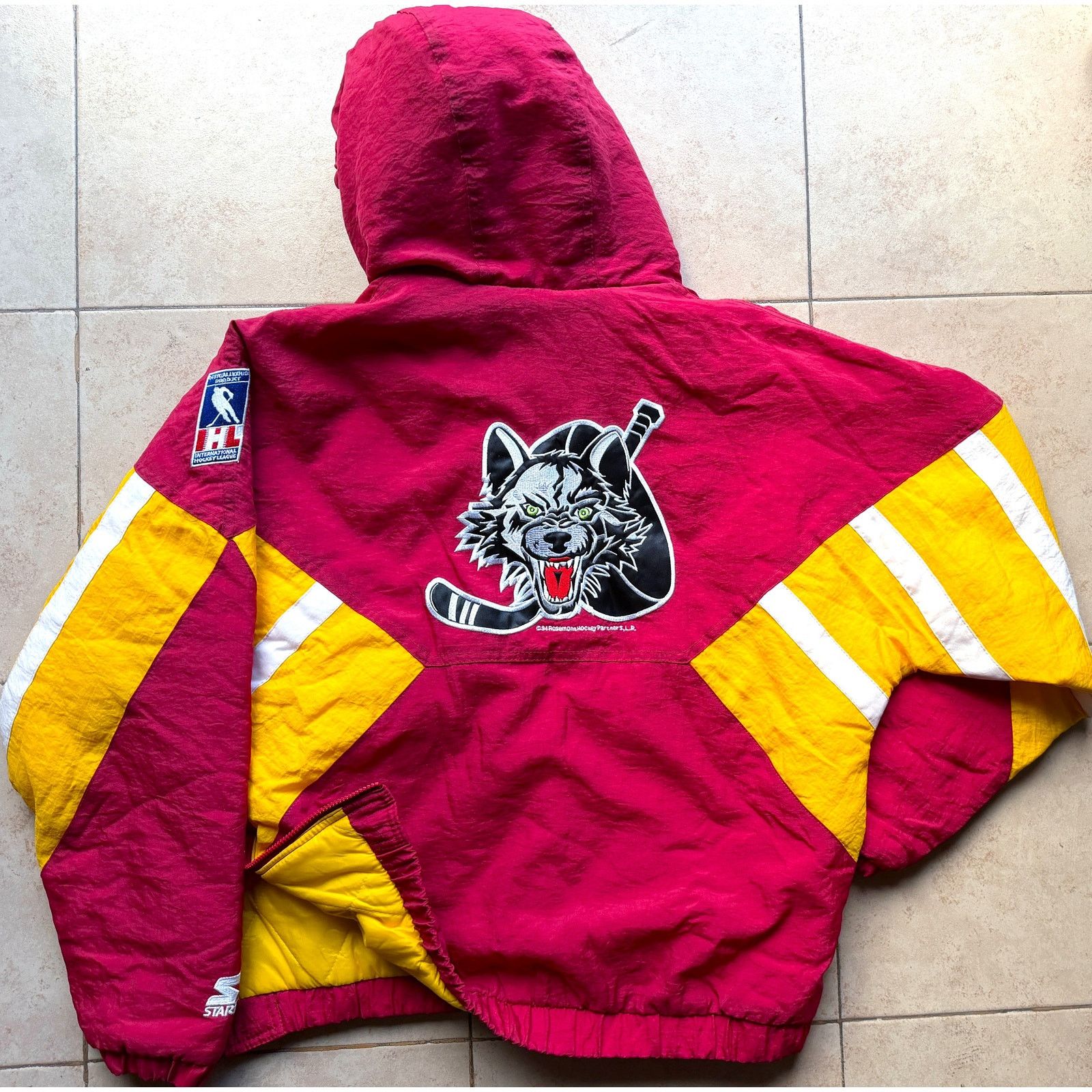 NHL × Starter Chicago Wolves 90s STARTER puffer Pullover M red IHL vintage Size US M / EU 48-50 / 2 - 3 Thumbnail