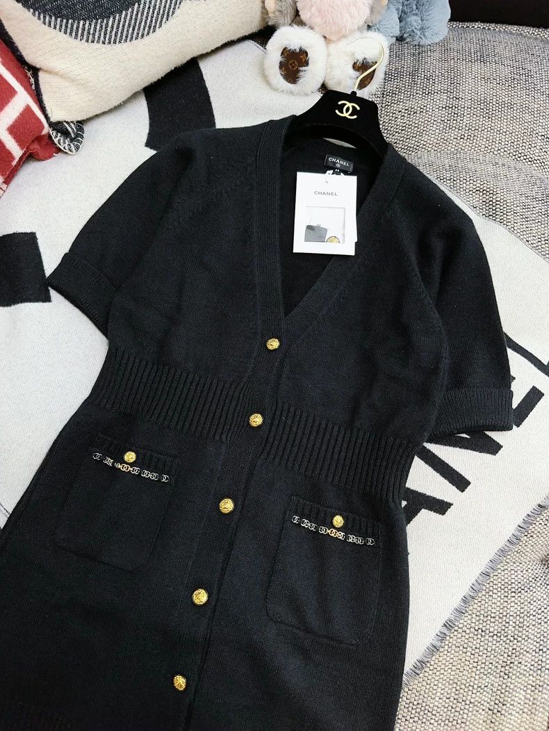 Chanel Chanel 22B black V-neck cashmere knitted dress Size XS / US 0-2 / IT 36-38 - 3 Thumbnail