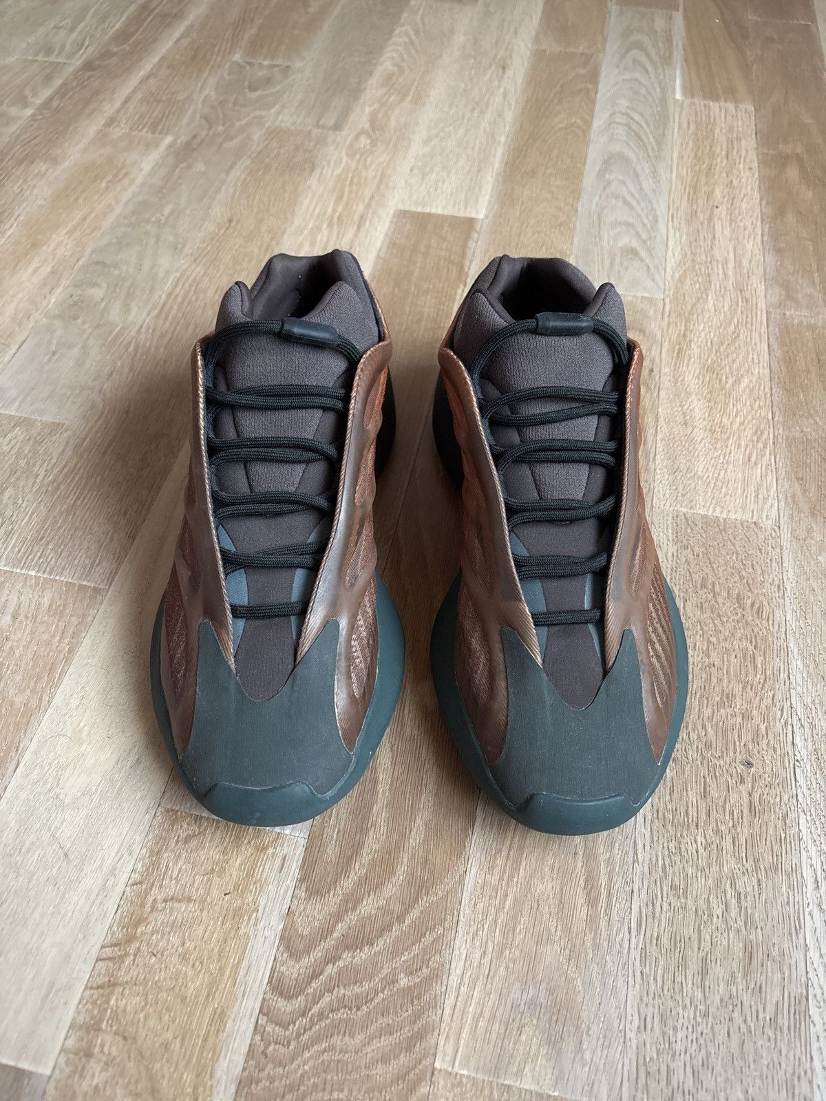 Adidas × Yeezy Yeezy 700 v3 copper fade Size US 11 / EU 44 - 3 Thumbnail