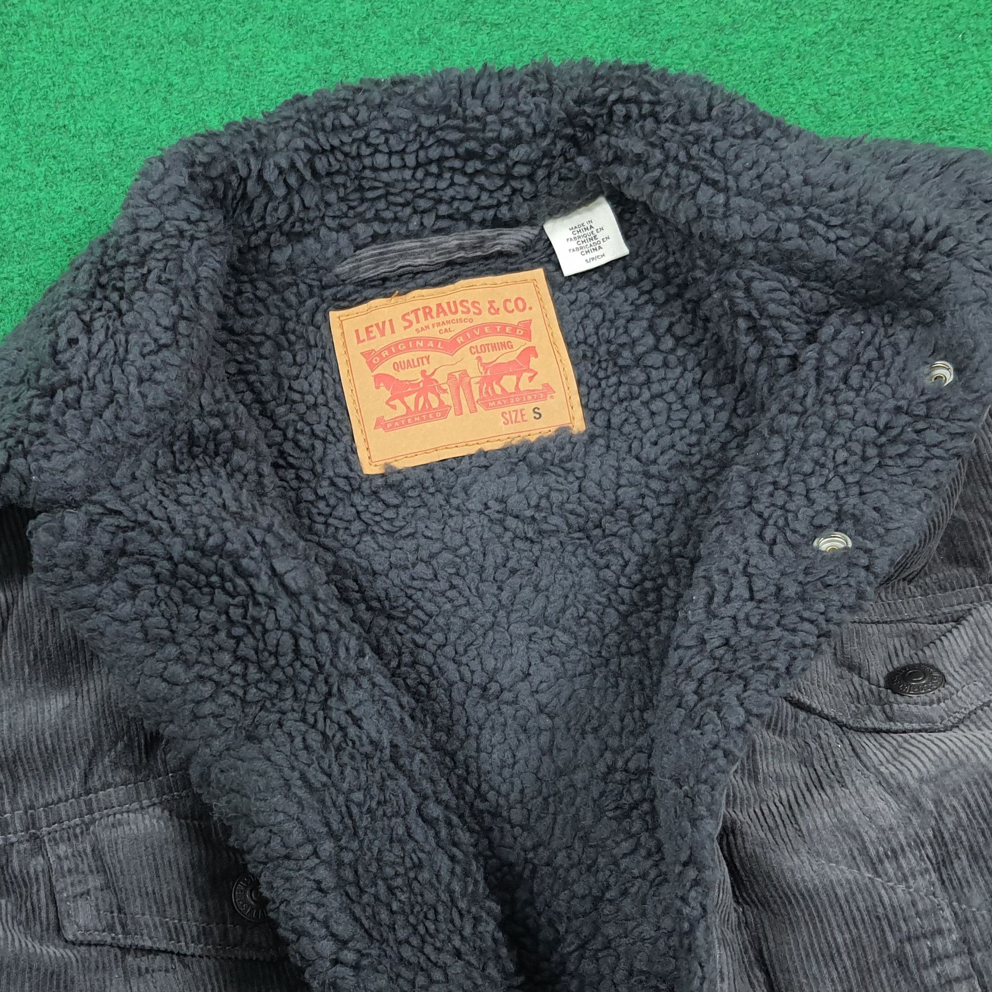 Levi's Vintage Levi's Sherpa Lined Corduroy Trucker Jacket C279N25 Size US S / EU 44-46 / 1 - 5 Thumbnail