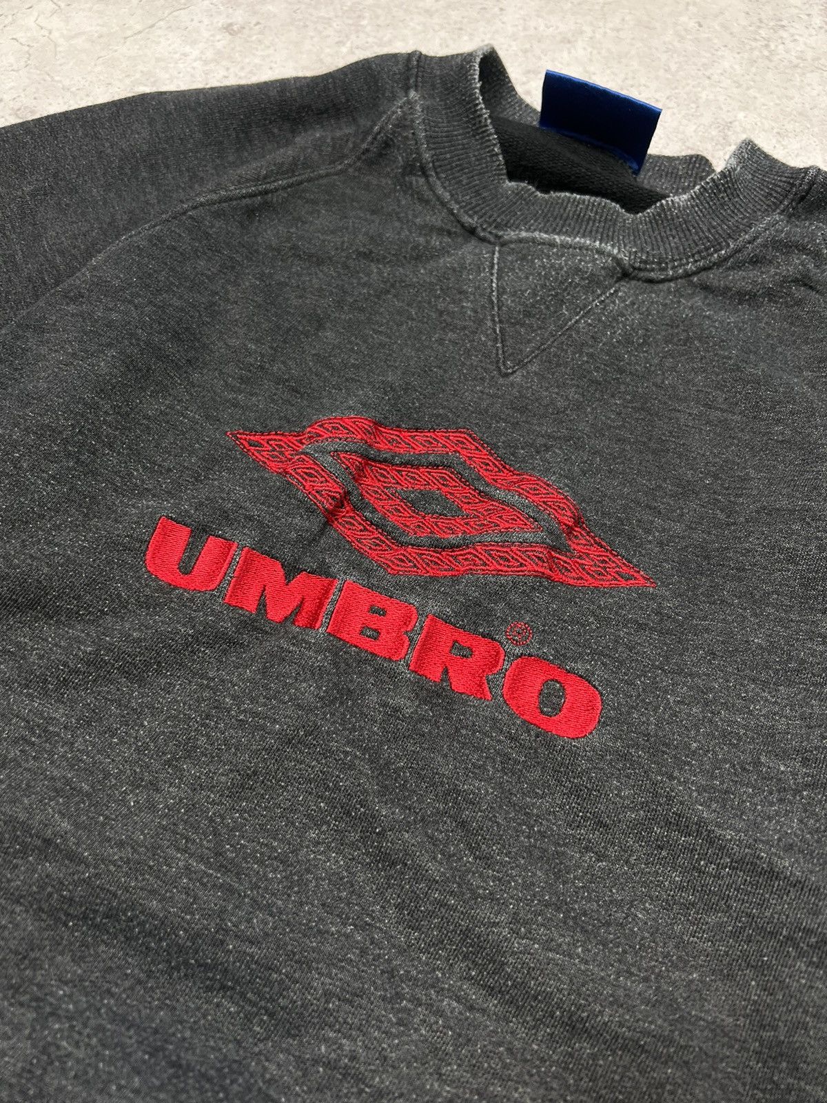Umbro × Vintage Vintage 90s Umbro Pro Training Embroidered Baggy Sweatshirt Size US XL / EU 56 / 4 - 3 Thumbnail