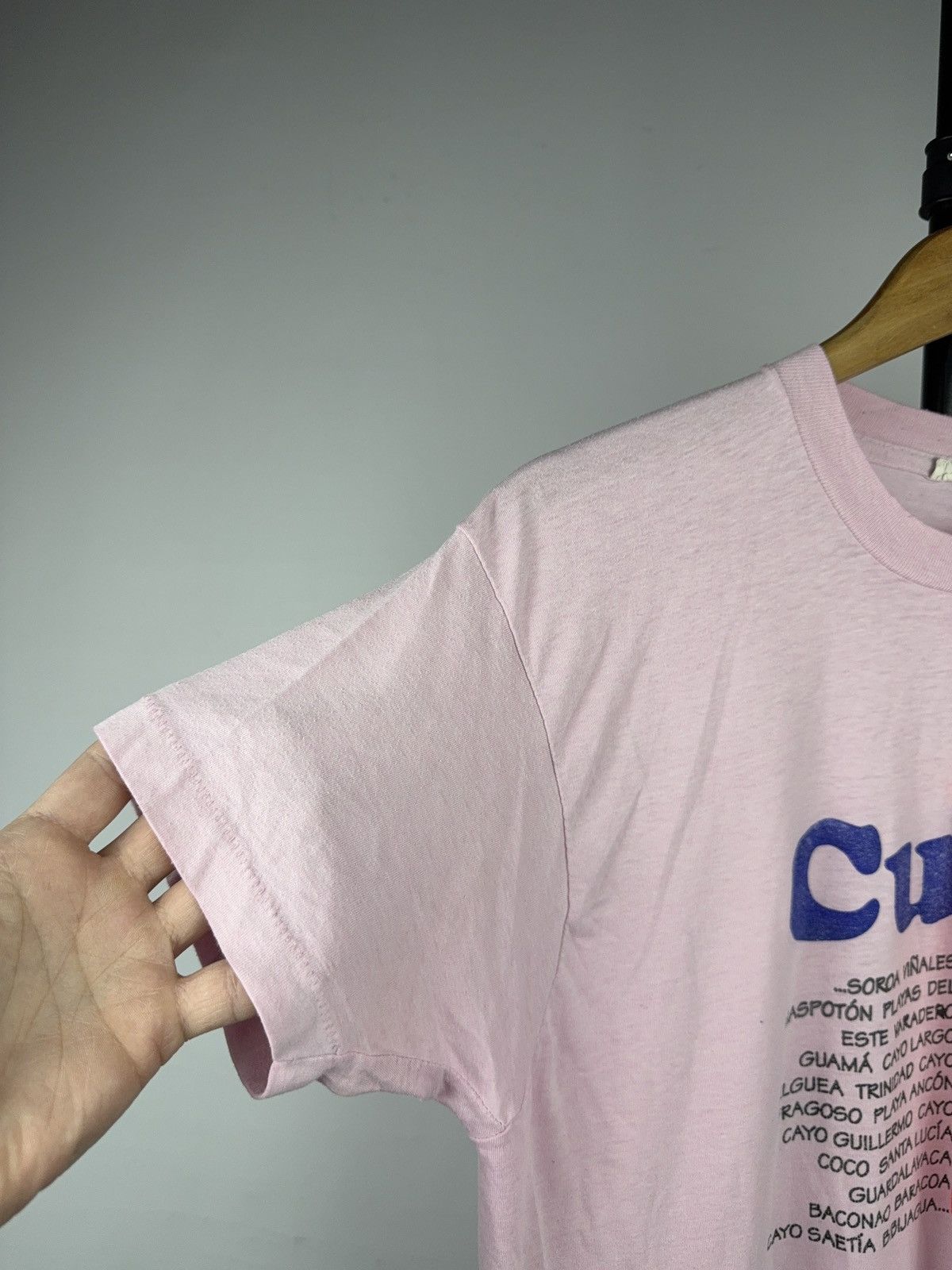 Vintage Vintage 80s Cuba Tourist Graphic T-Shirt Pink Palm Print Size US M / EU 48-50 / 2 - 3 Thumbnail