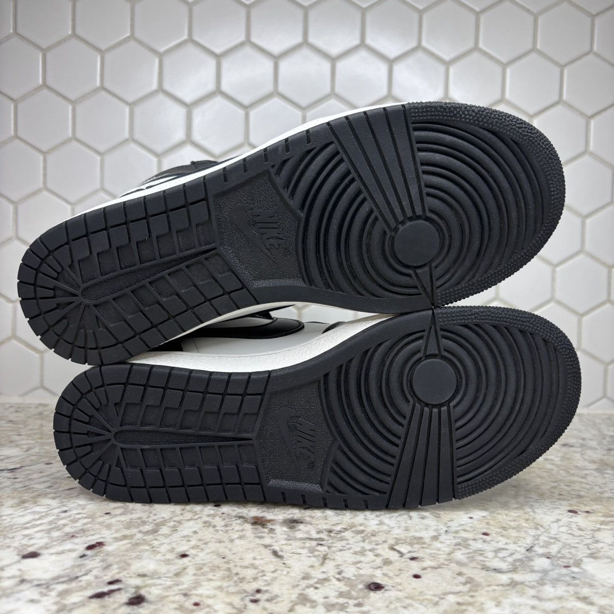 Jordan Brand Size 9 - Jordan 1 Retro '85 OG High Black White CLEAN W/BOX Size US 9 / EU 42 - 11 Thumbnail
