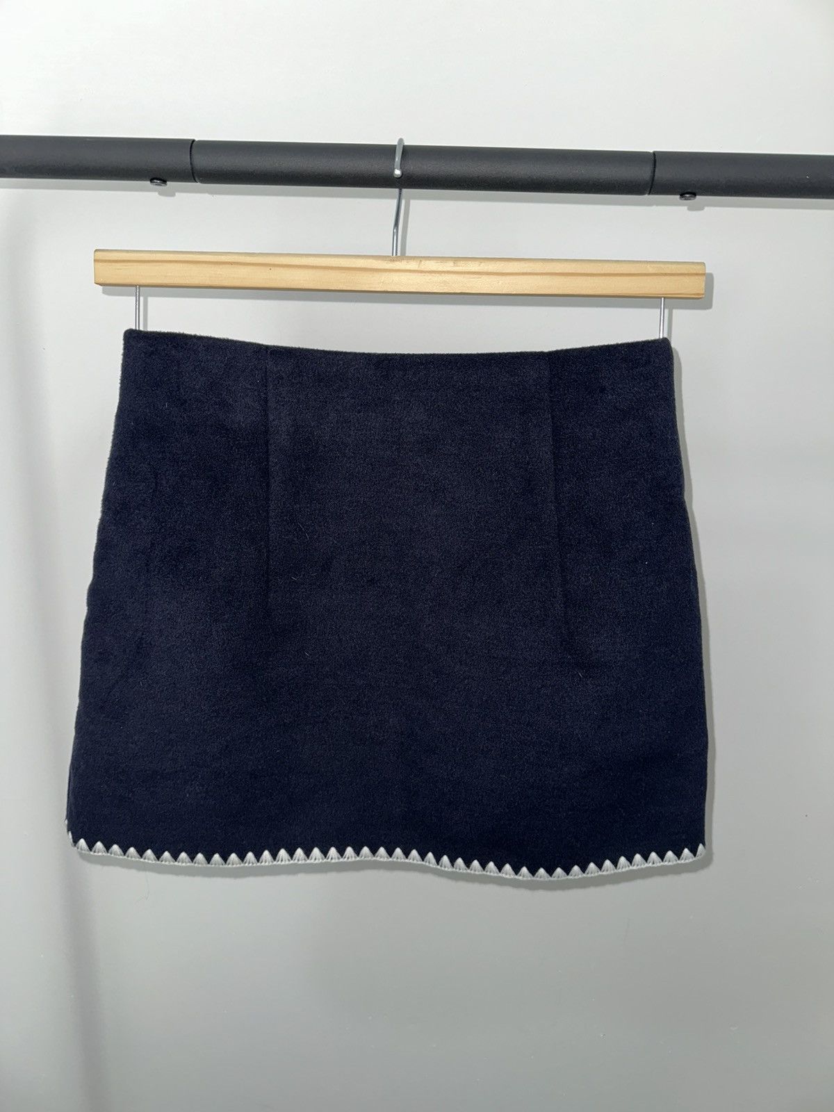 REVOLVE Revolve x Anthropologie felt Navy Mini Skirt Medium preppy Size 28" / US 6 / IT 42 - 2 Thumbnail