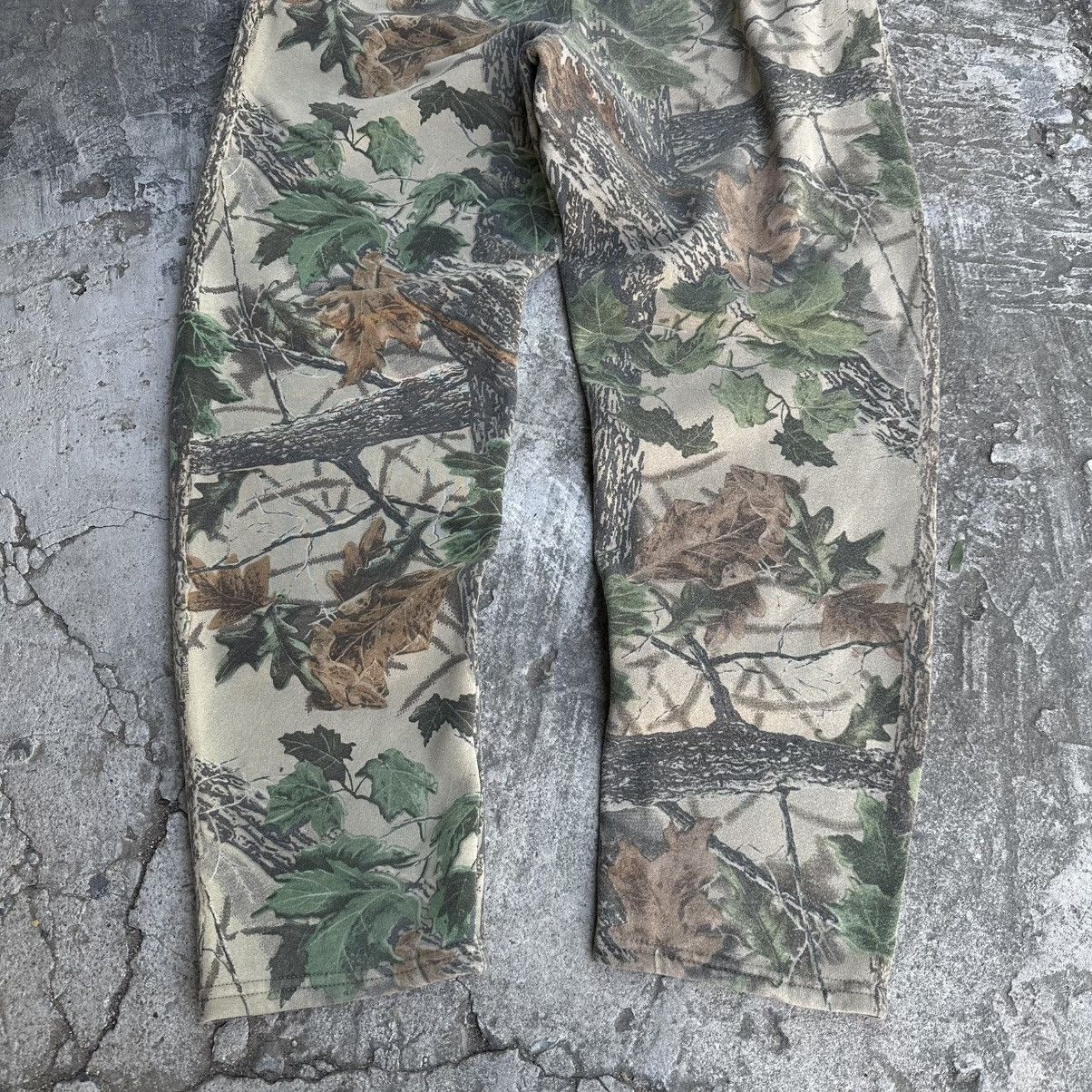 Carhartt × Wrangler (Freesize) Crazy Vintage Y2K Realtree Camo Baggy Sweatpants Size US 34 / EU 50 - 3 Thumbnail