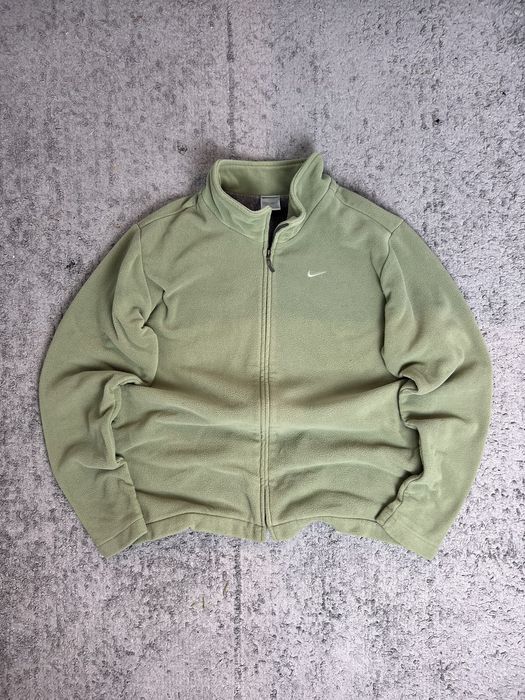 Nike boxy best sale zip up hoodie