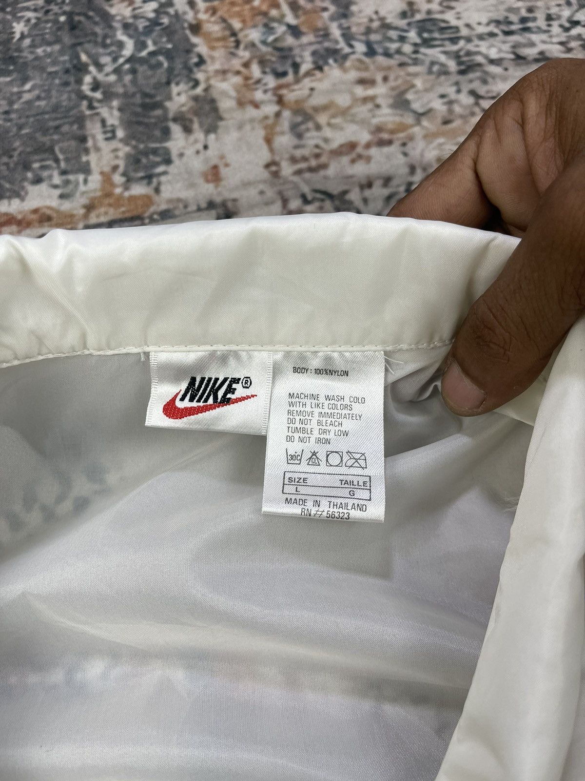 Nike Vtg 90s Nike Swoosh Back Spell Couch Jacket Size US L / EU 52-54 / 3 - 13 Thumbnail