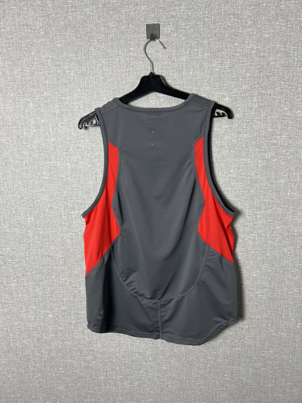 Nike Vintage Nike Center Embroidered Logo Sphere Dry Tank Top Size US M / EU 48-50 / 2 - 12 Thumbnail