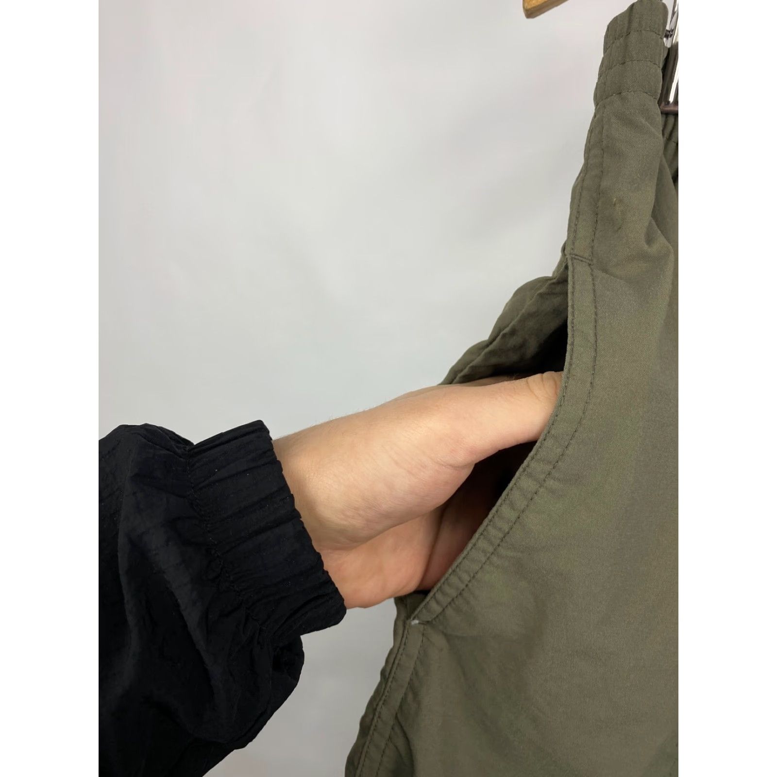 Nike VINTAGE Nike Nylon Shorts Men's L khaki 90s Retro Hype Y2K Athletic Size US 33 - 4 Thumbnail