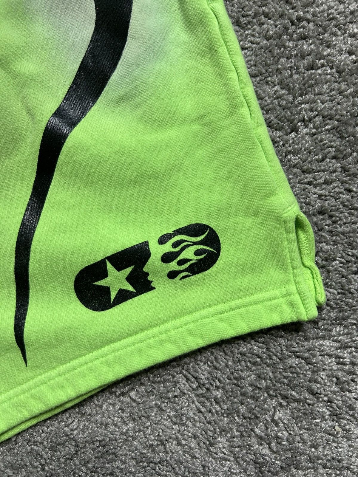 HELLSTAR Hellstar Flame Sweat Shorts Green Slime USA Size US 32 / EU 48 - 3 Thumbnail